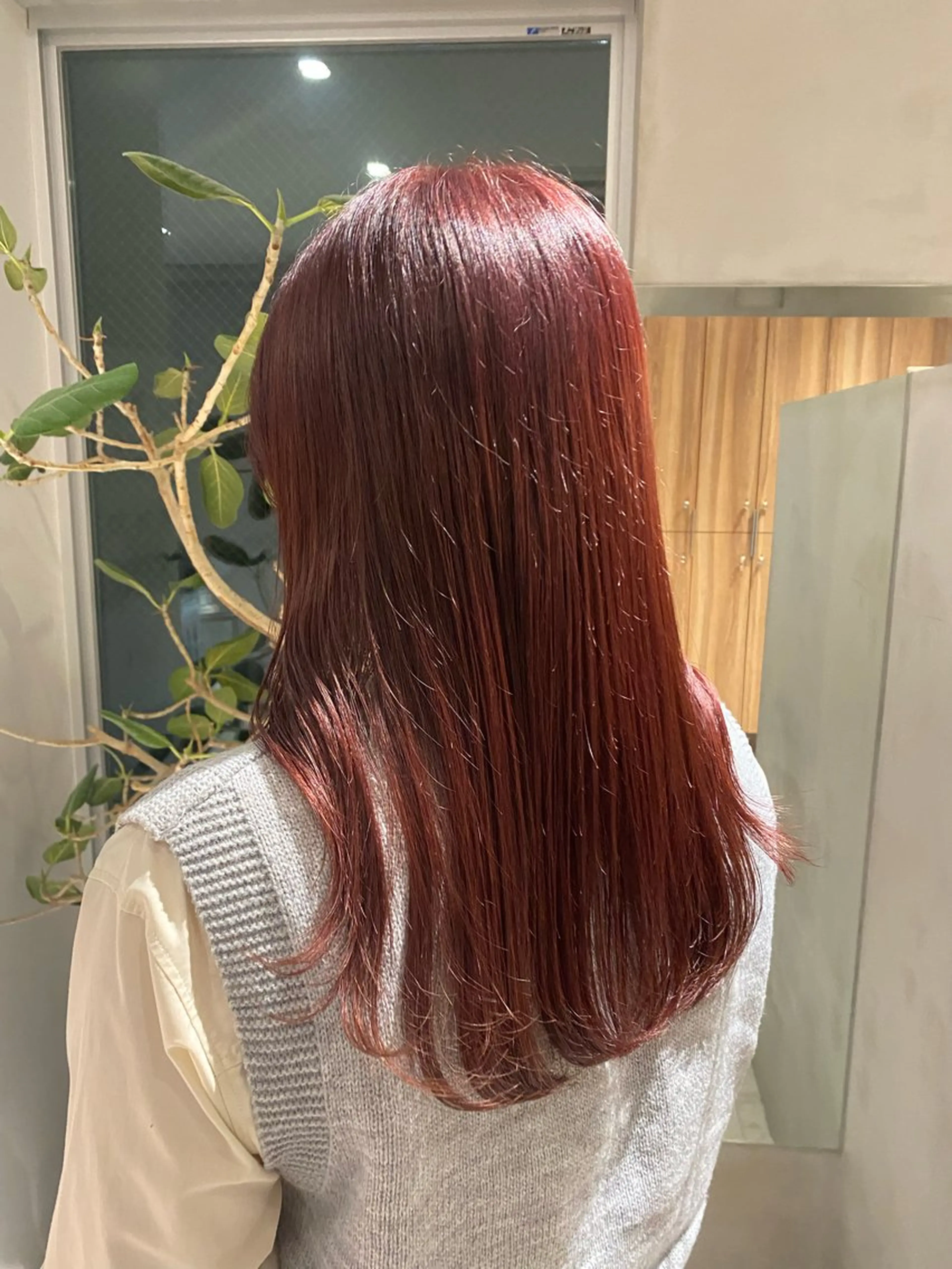 ロング kou🌥️レイヤー /艶カラーのヘアスタイル