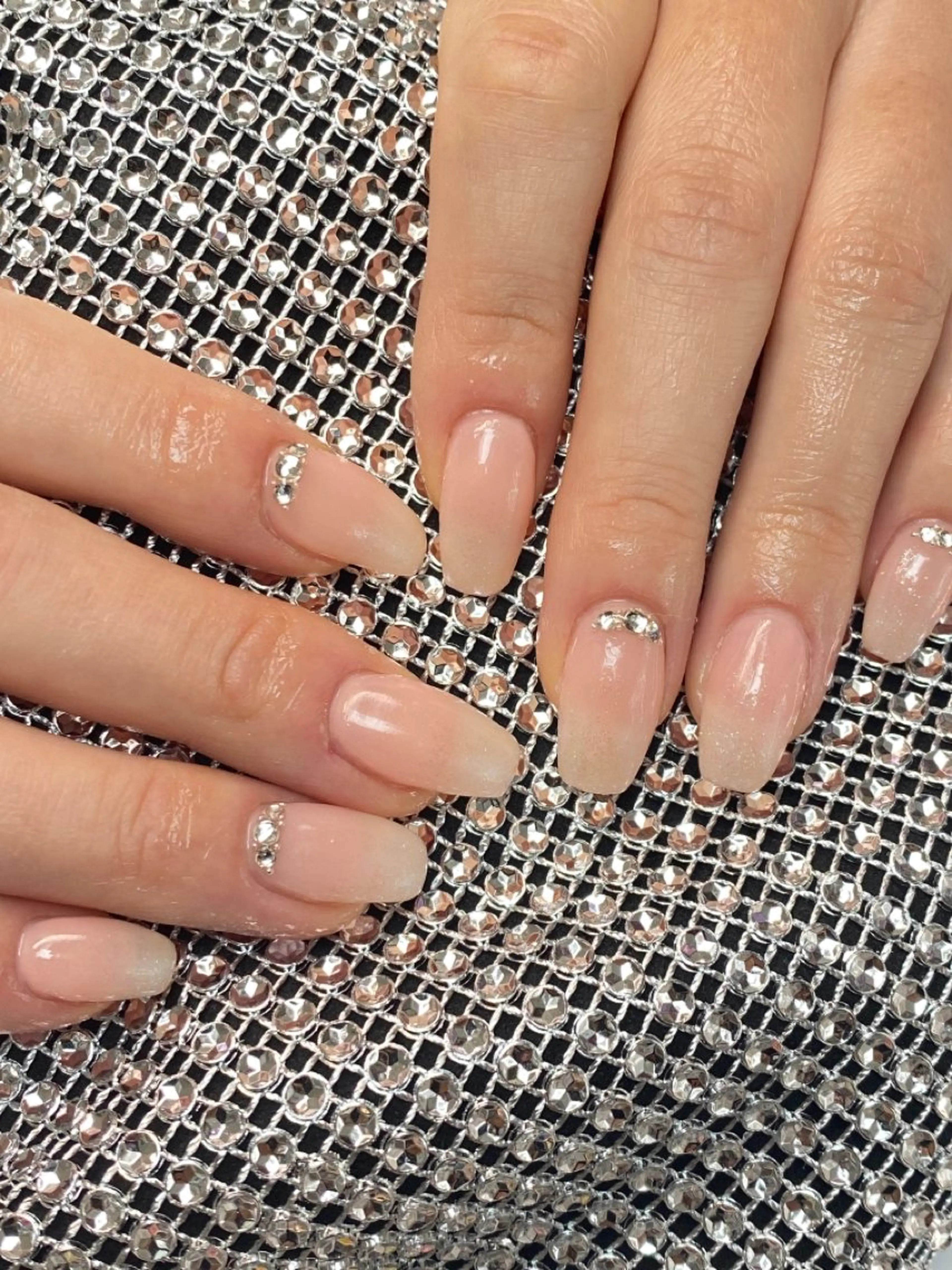 ネイル グラデーション ストーンネイル HandS ネイル 自宅サロンのネイルデザイン