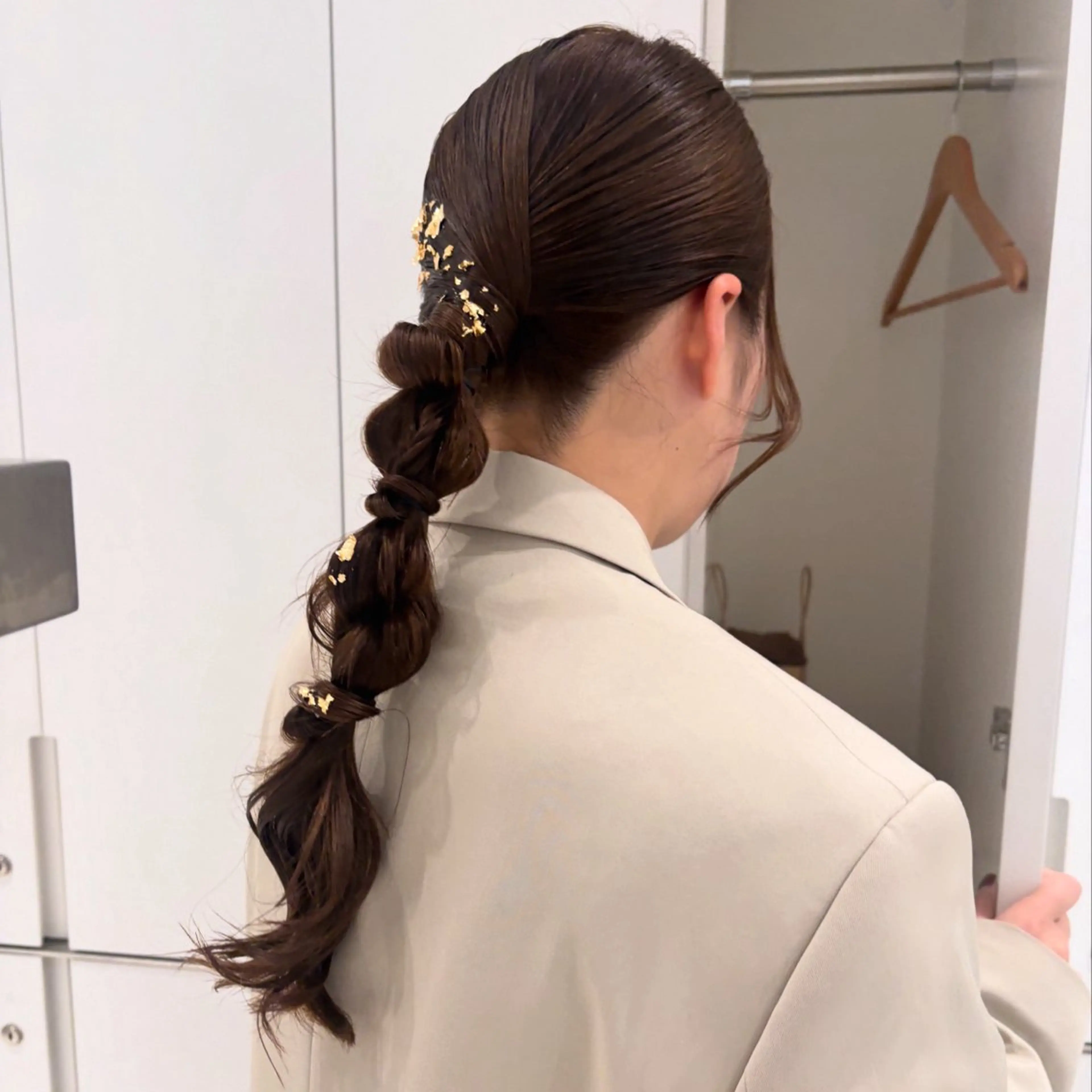 セミロング ヘアアレンジ 結婚式・ブライダル ヘアセット カジュアルを女っぽく 𝗮𝘆𝗮𝗰𝗼のヘアスタイル