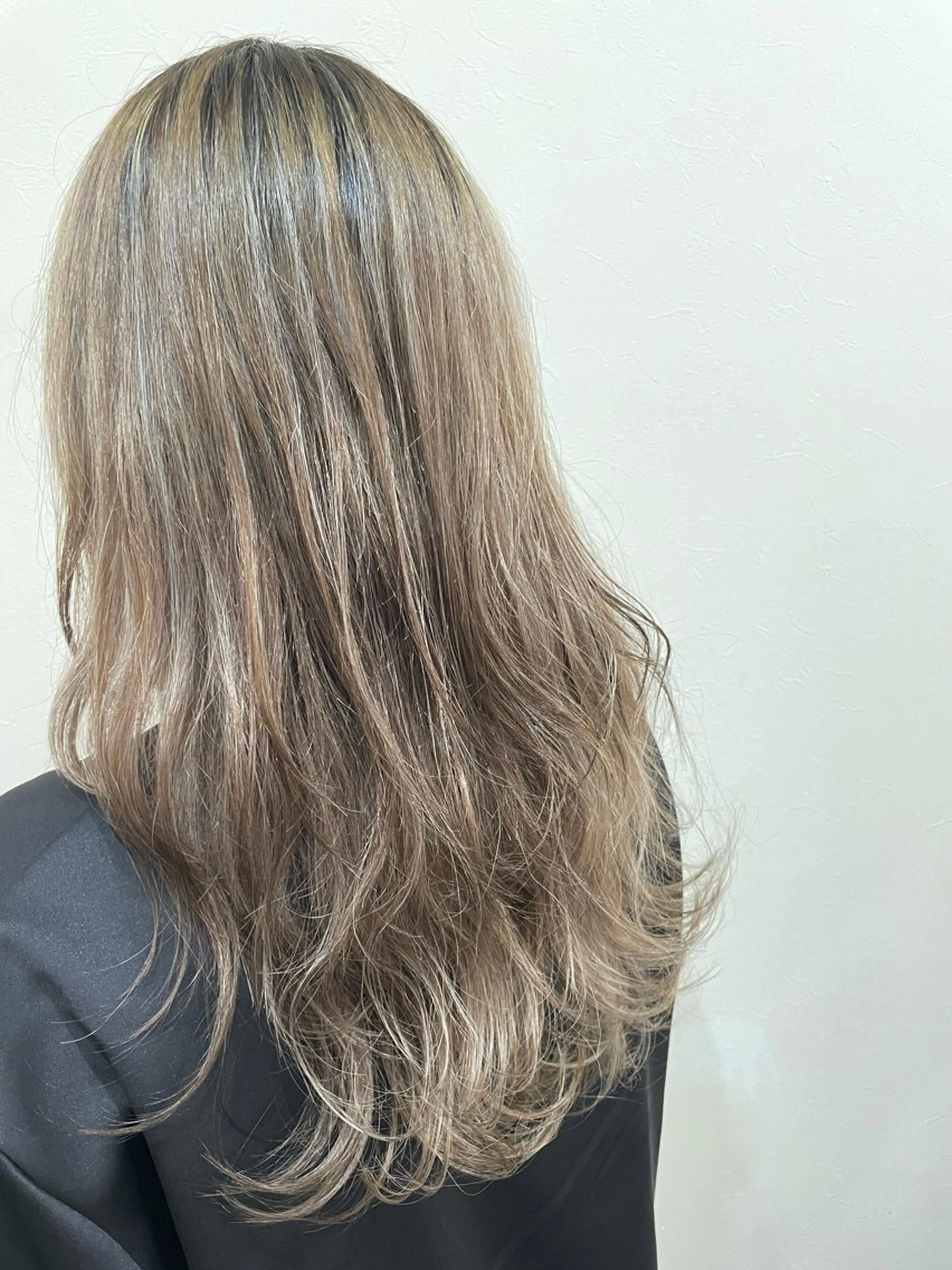 ロング ハイライト 髪質改善 菊池紳吾のヘアスタイル