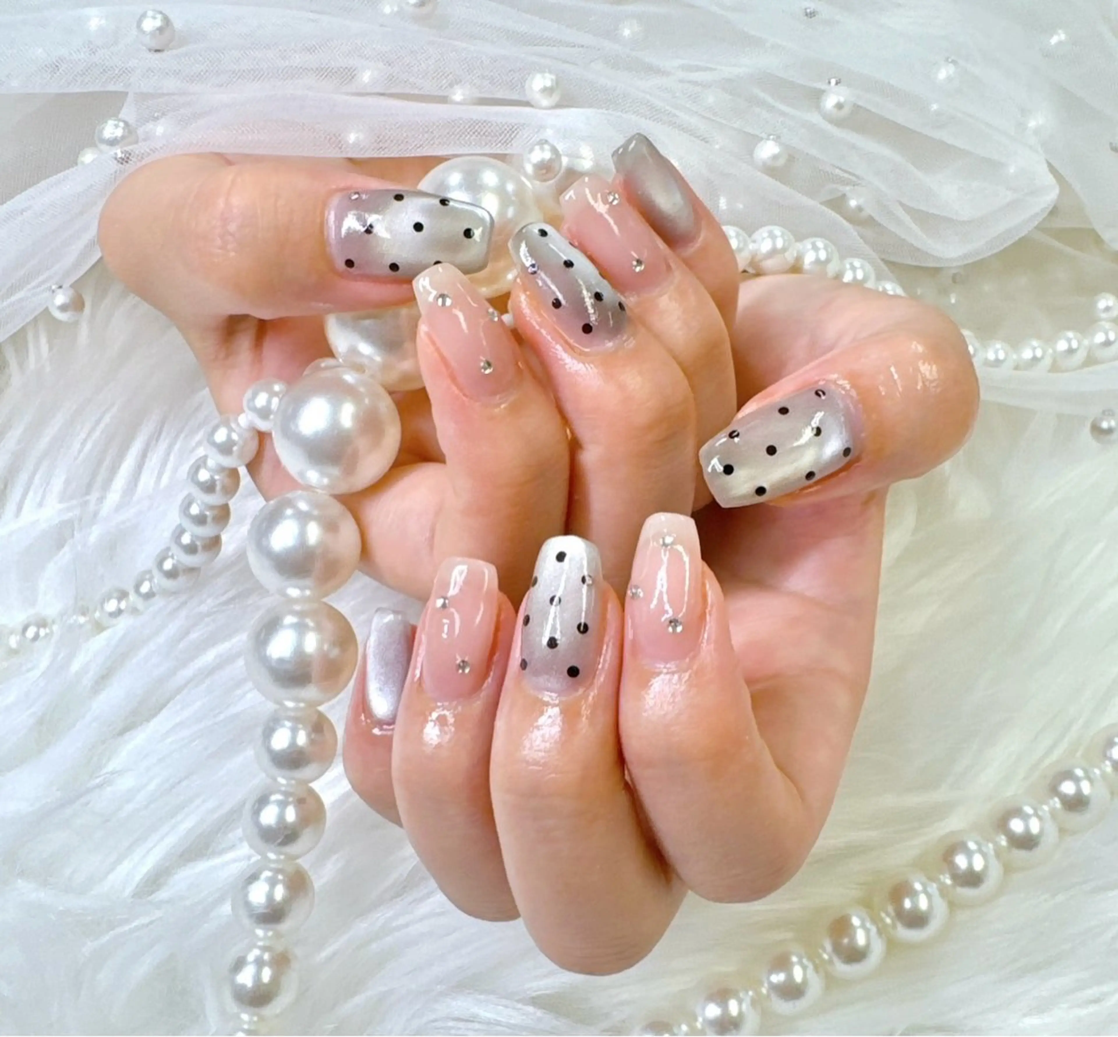 ネイル ジェルネイル キラキラネイル ロングネイル マグネットネイル ワンカラーネイル ハンドネイル Queeens nailのネイルデザイン