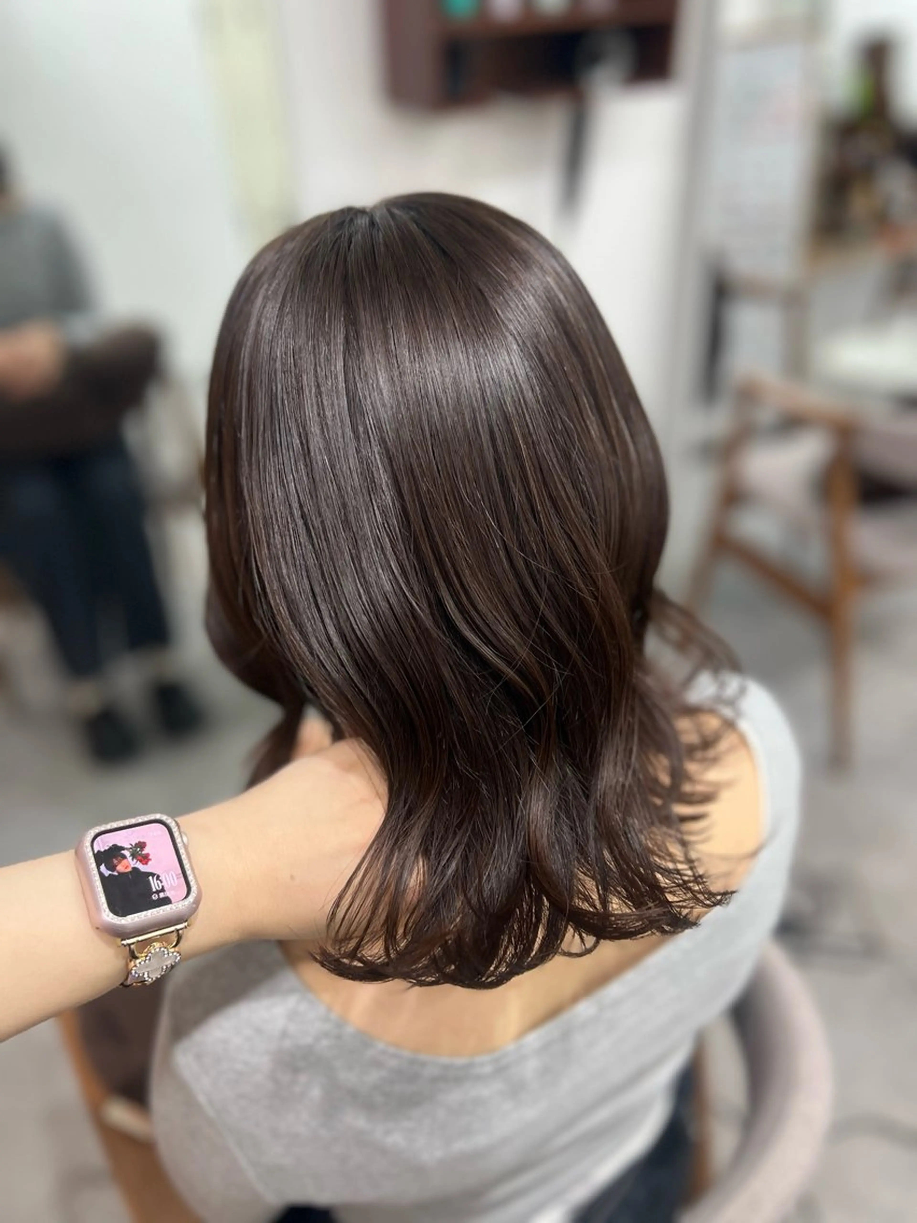 セミロング 💞ガーリー/艶カラ 金沢駅 yui 🪄のヘアスタイル