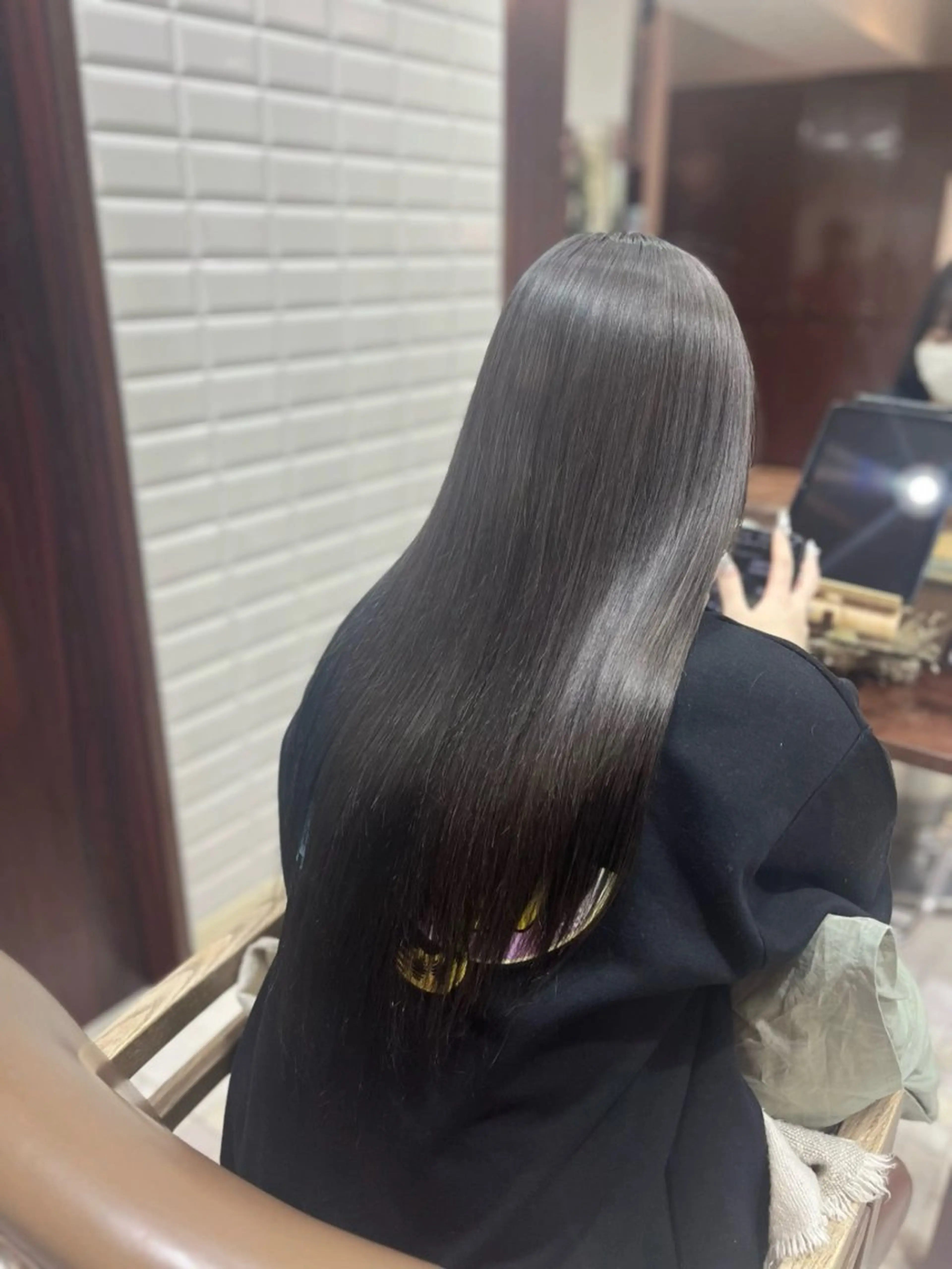 ロング カラー ブリーチ カット ヘアカラー トリートメント 透明感カラー／ 艶感カラー／RAMUのヘアスタイル