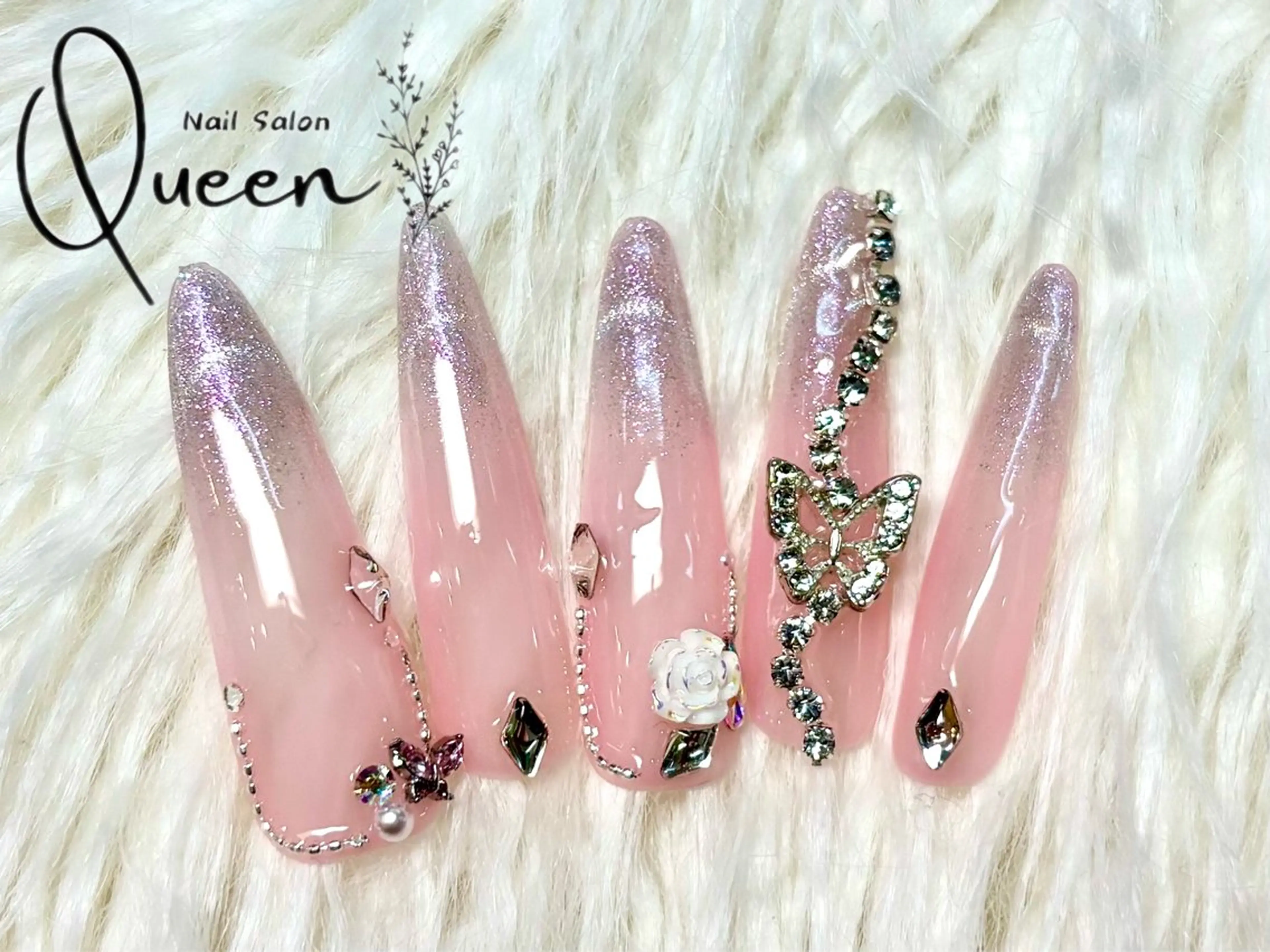 ネイル Queennail 北堀江megumiのネイルデザイン