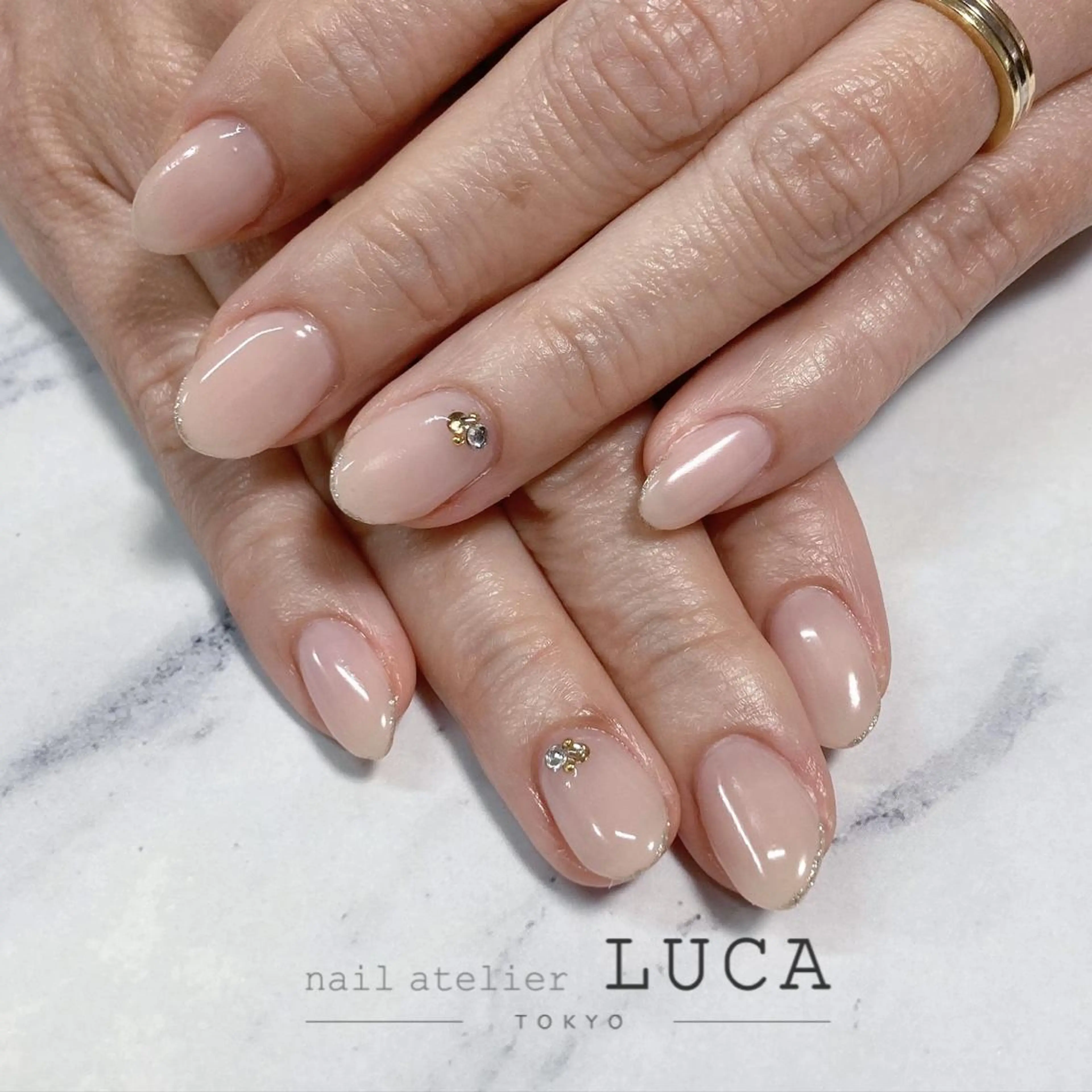 ネイル アートネイル オーロラネイル クリアネイル 長さ出し フットネイル ハンドネイル ネイルアトリエルカ スタッフのネイルデザイン