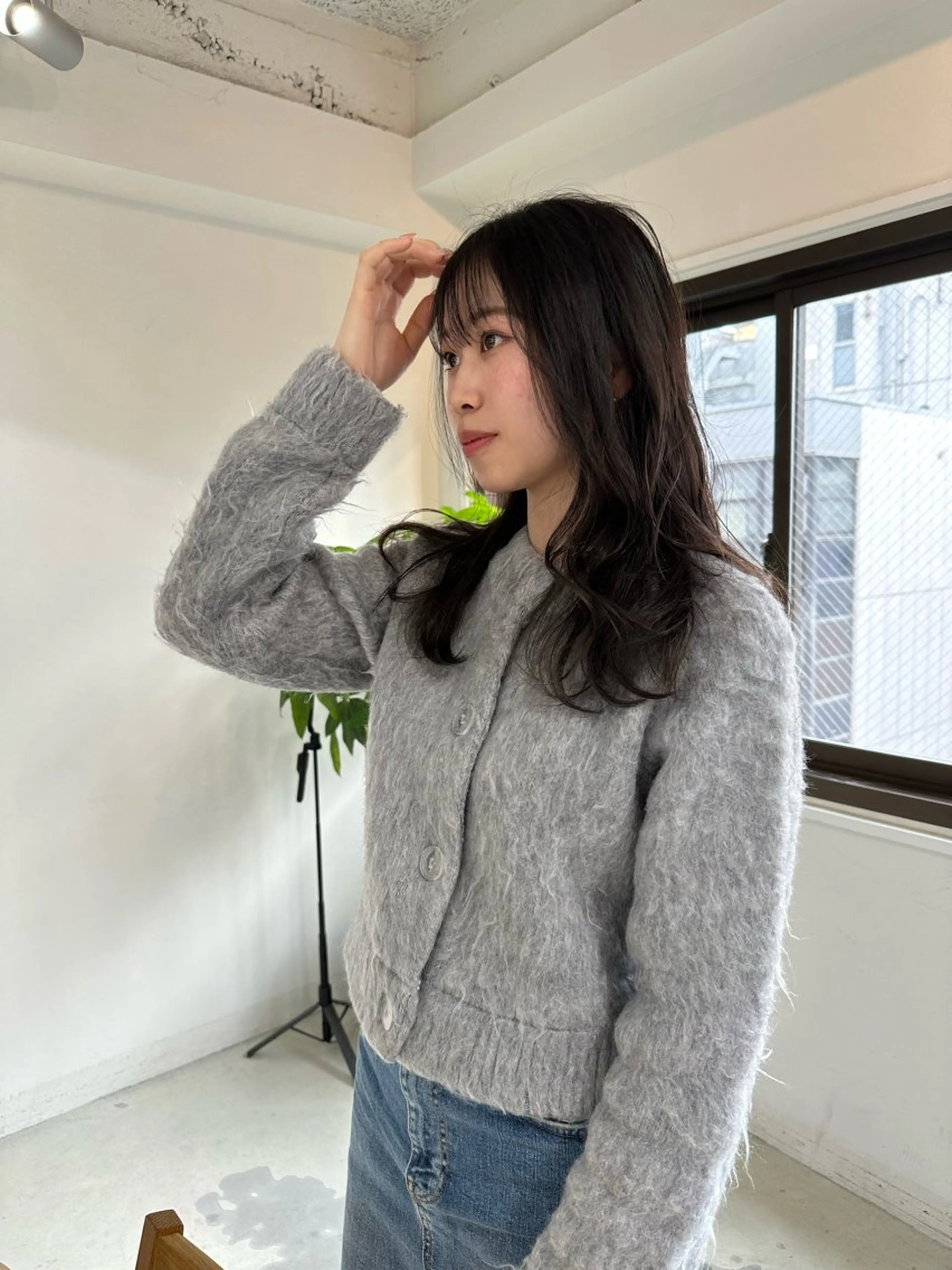 ミディアム カラー グレージュ 竹中 彩音のヘアスタイル