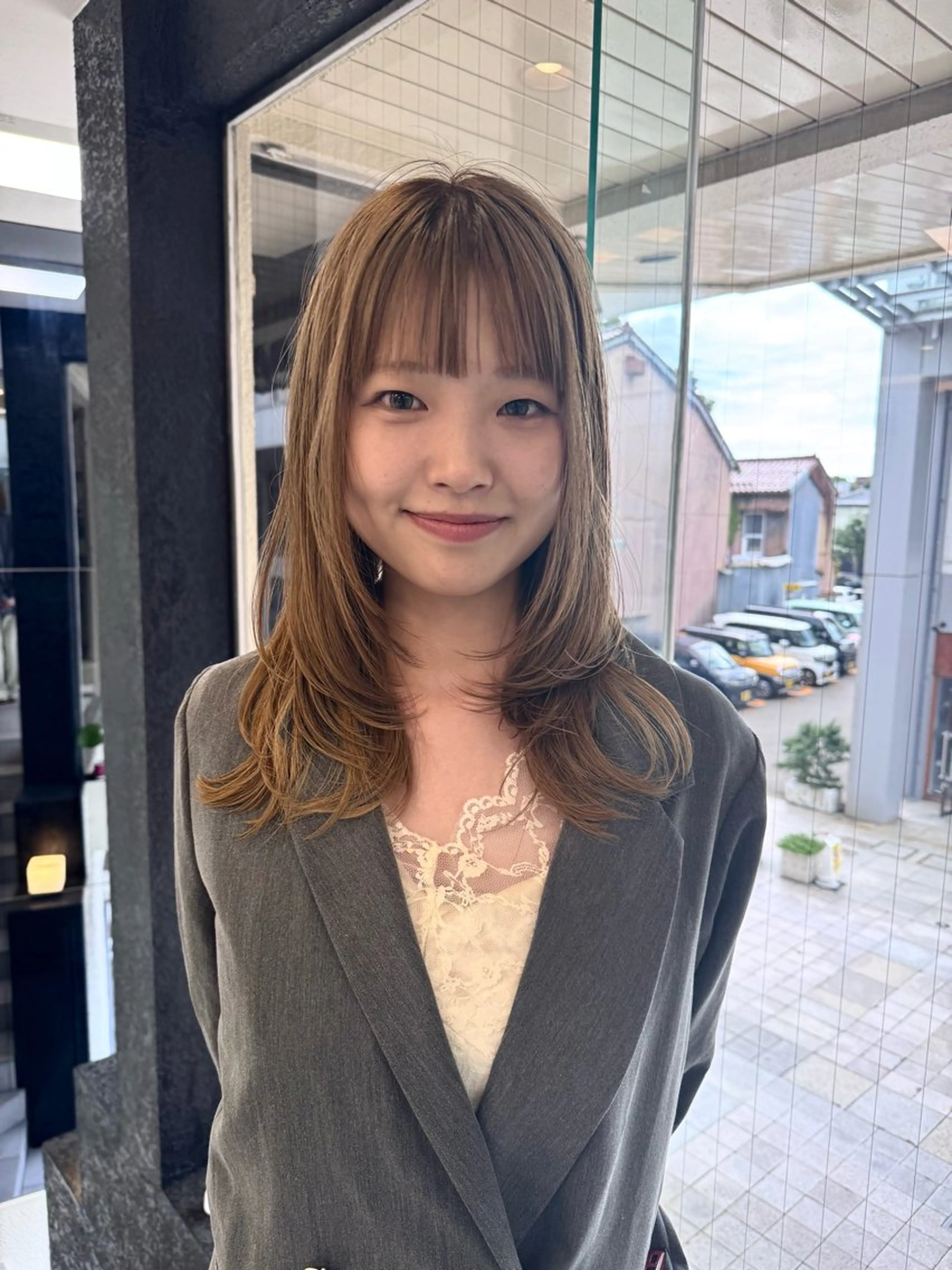 セミロング カラー ナチュラルに目を惹く デザイン/KOHNOのヘアスタイル