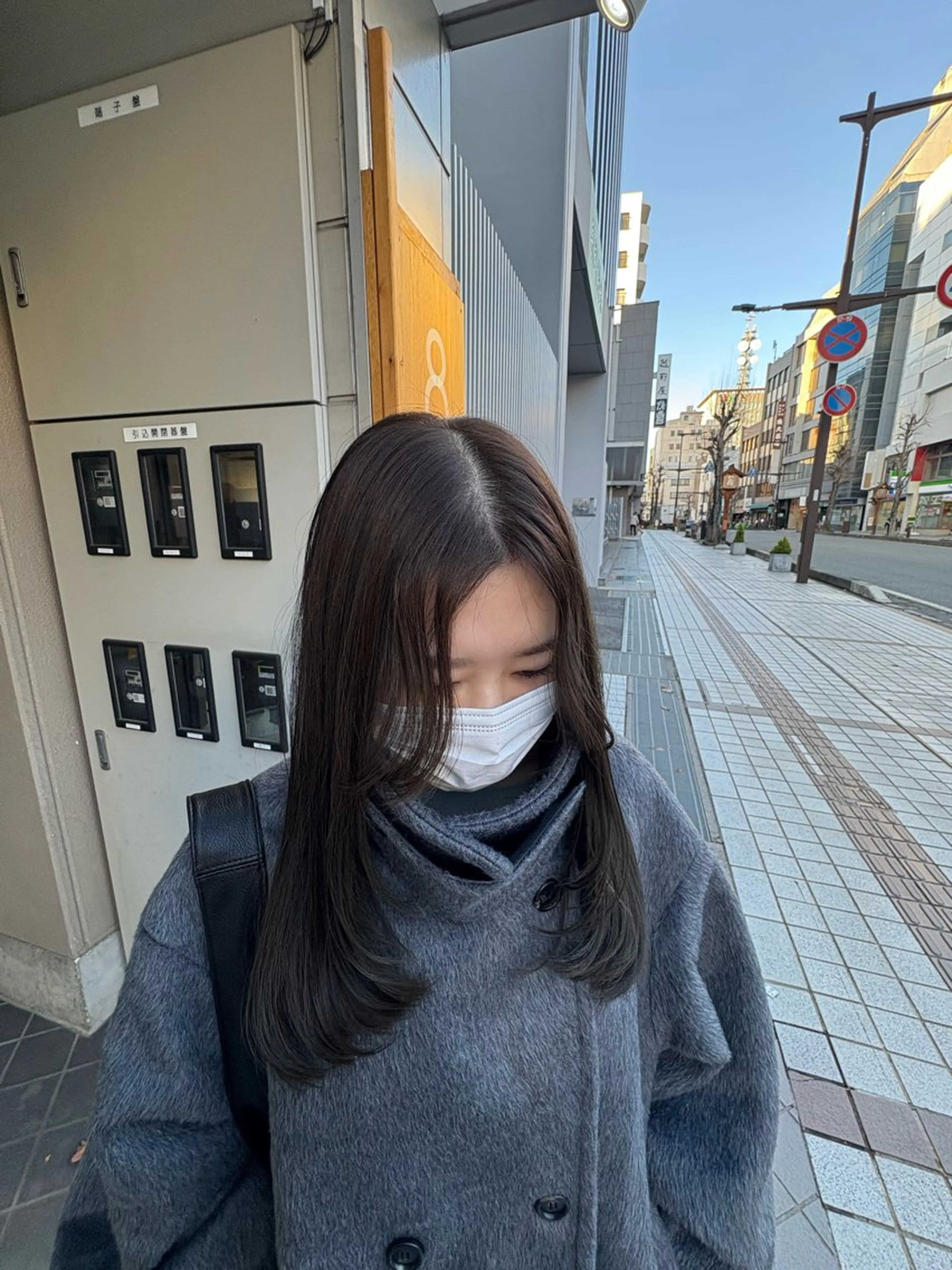 女性モデルカット（ボブ​〜​ロングの女性限定）＋カラー＋髪質改善トリートメントの写真