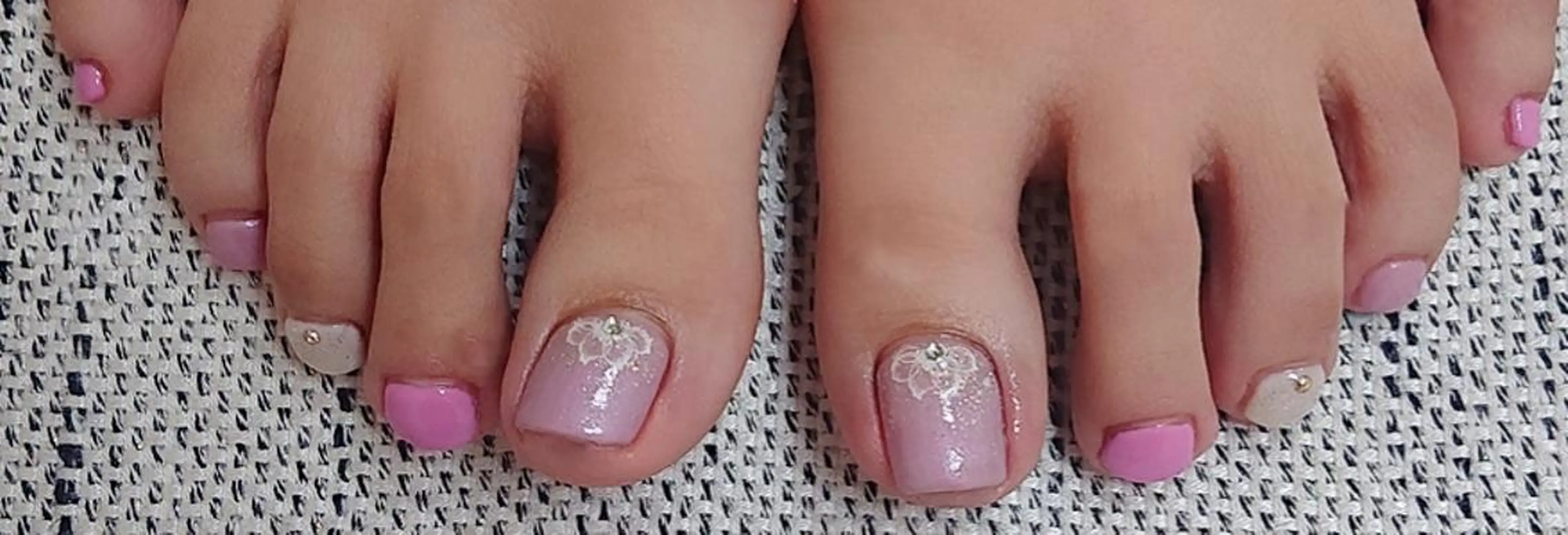 ネイル 🍒当日もOK🍒 𝑳𝑼𝑵𝑨花井のネイルデザイン