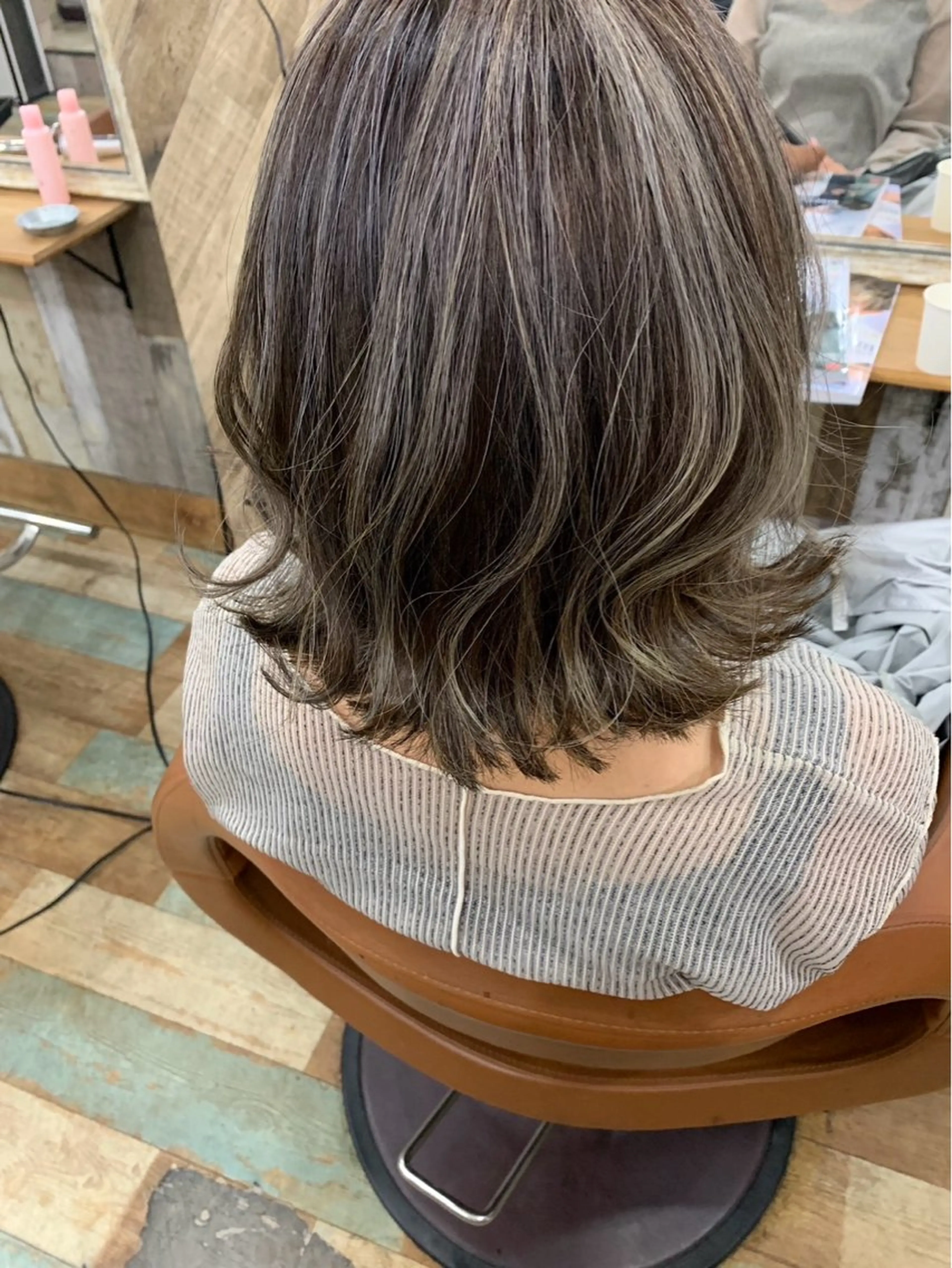 ミディアム カラー Hair's RooMのヘアスタイル
