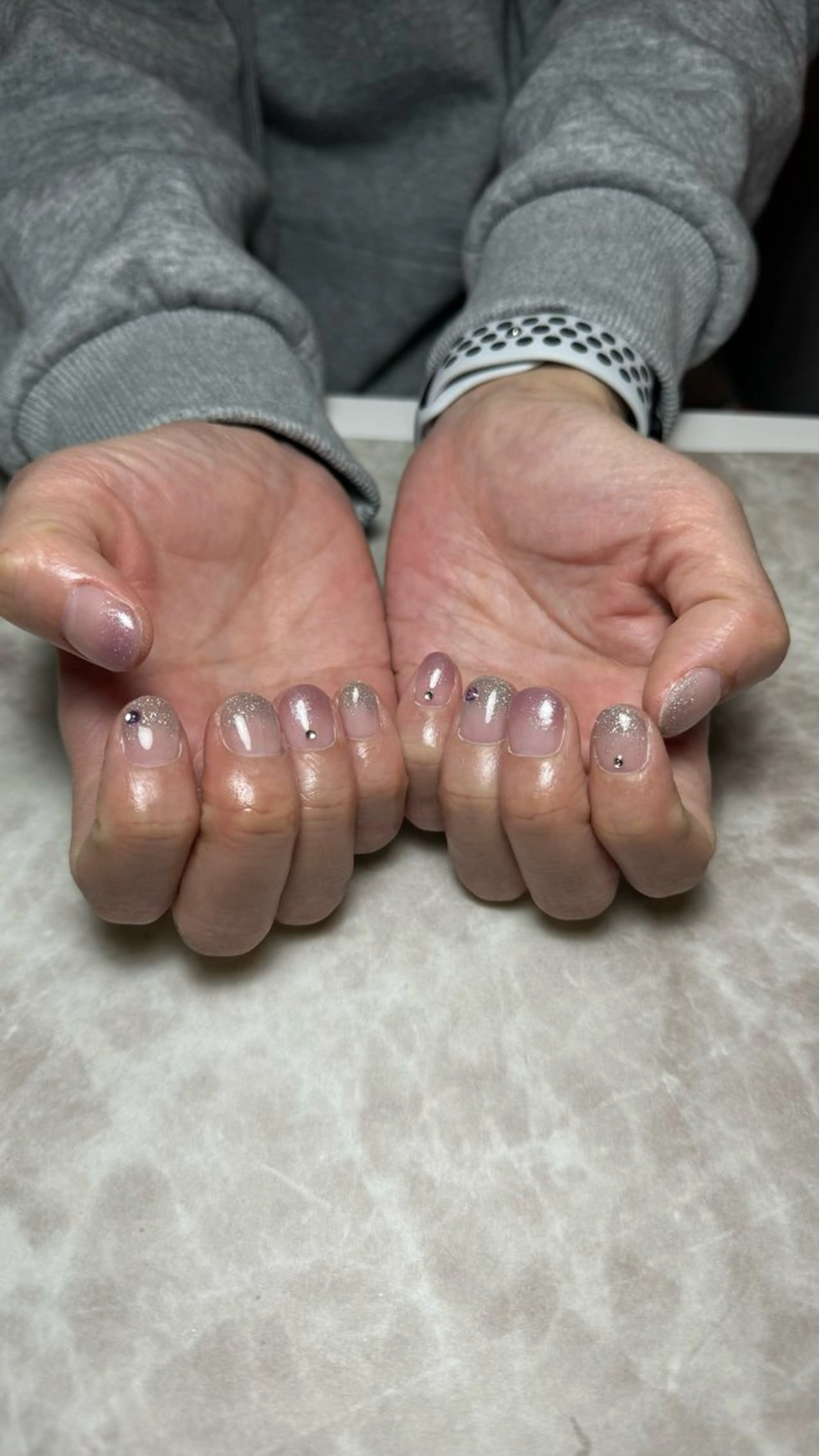 ネイル グラデーション ラメ(グリッター) ラメグラデーション luz 【ﾙｽﾞ】のネイルデザイン