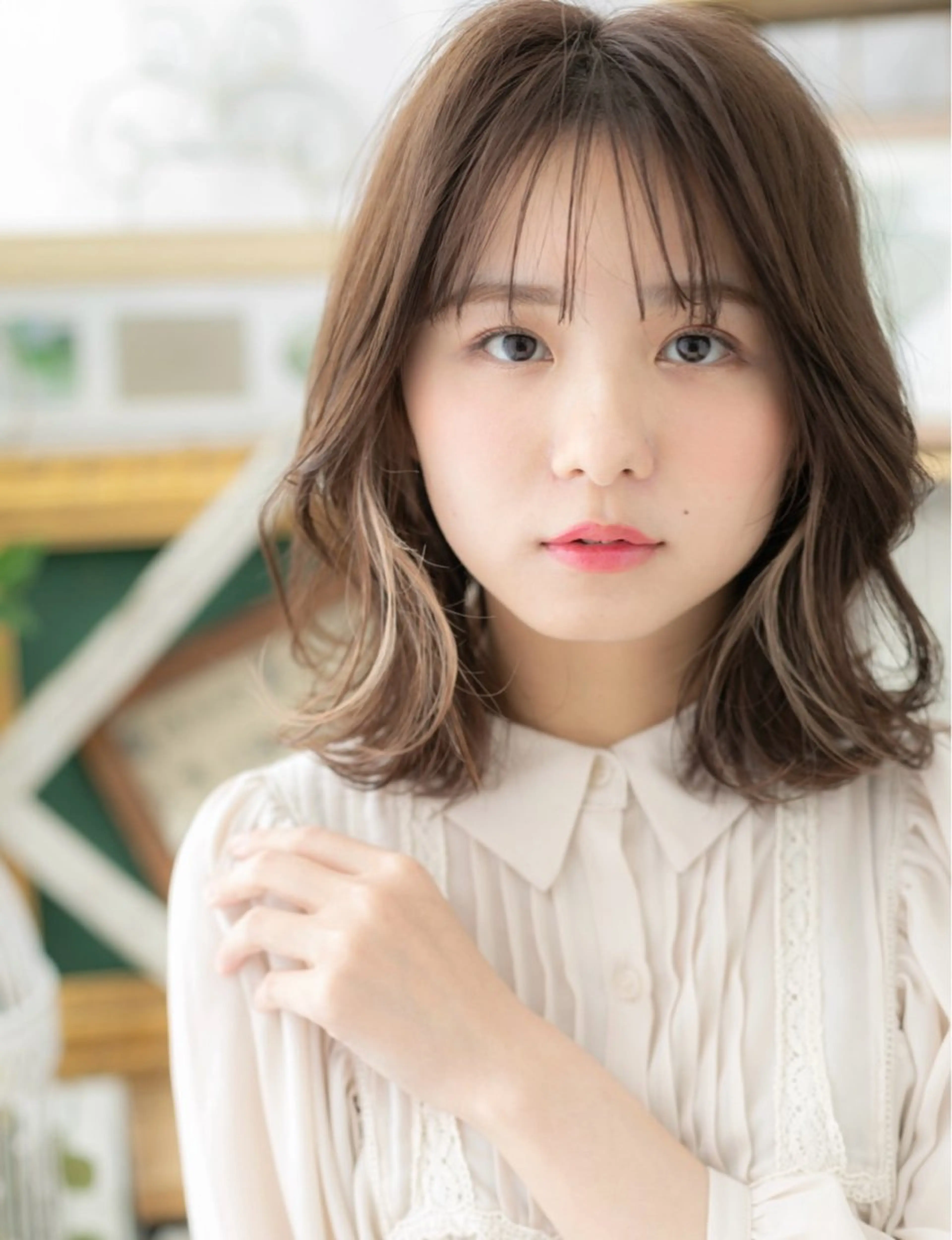 ミディアム カラー イヤリングカラー インナーカラー ヘアカラー 艶髪カラー🤍ྀི 強矢 美紗希🩷ྀིのヘアスタイル