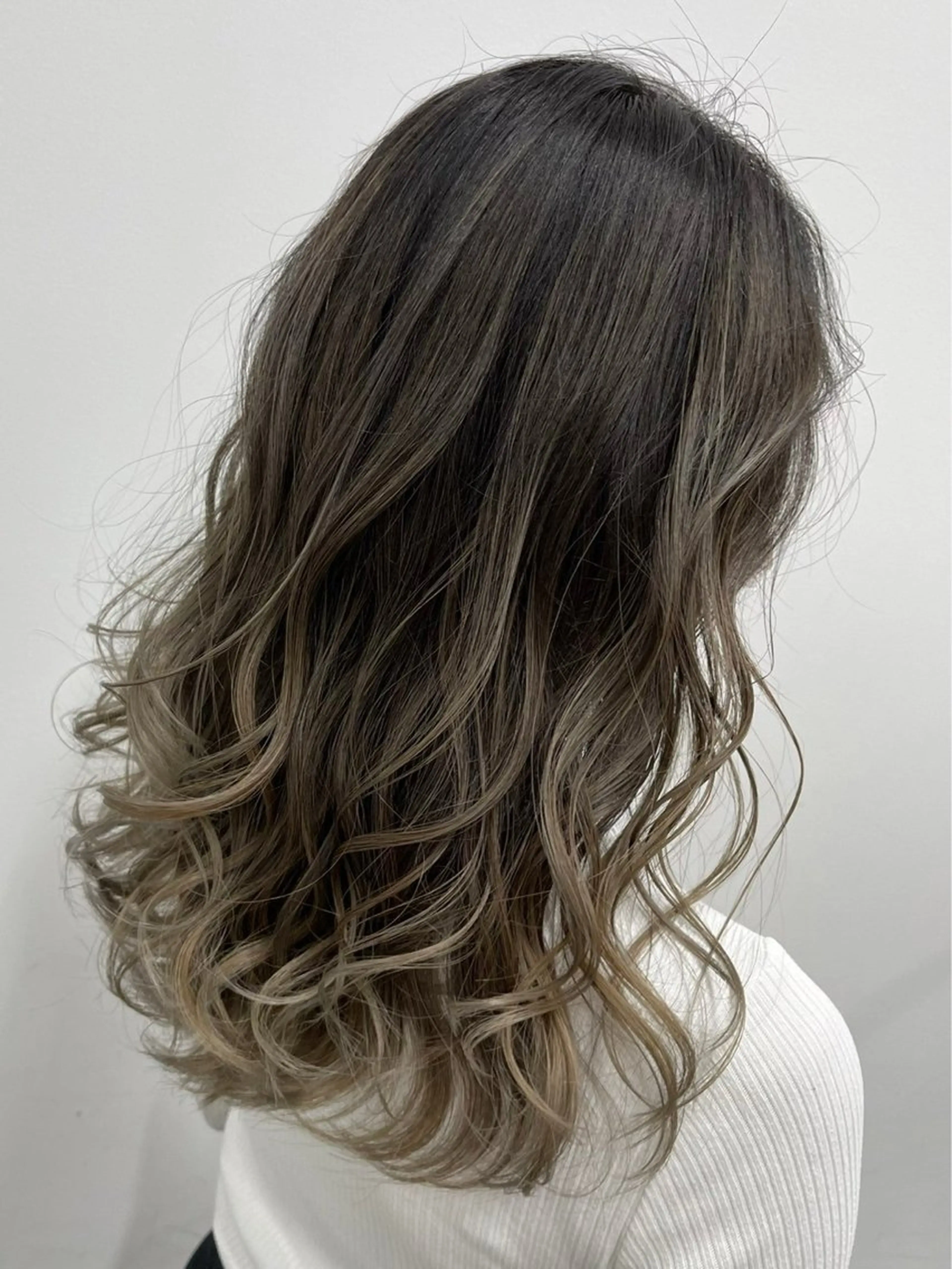 カラー ✨美髪透明感ソムリエ ✨💎KAZU💎のヘアスタイル