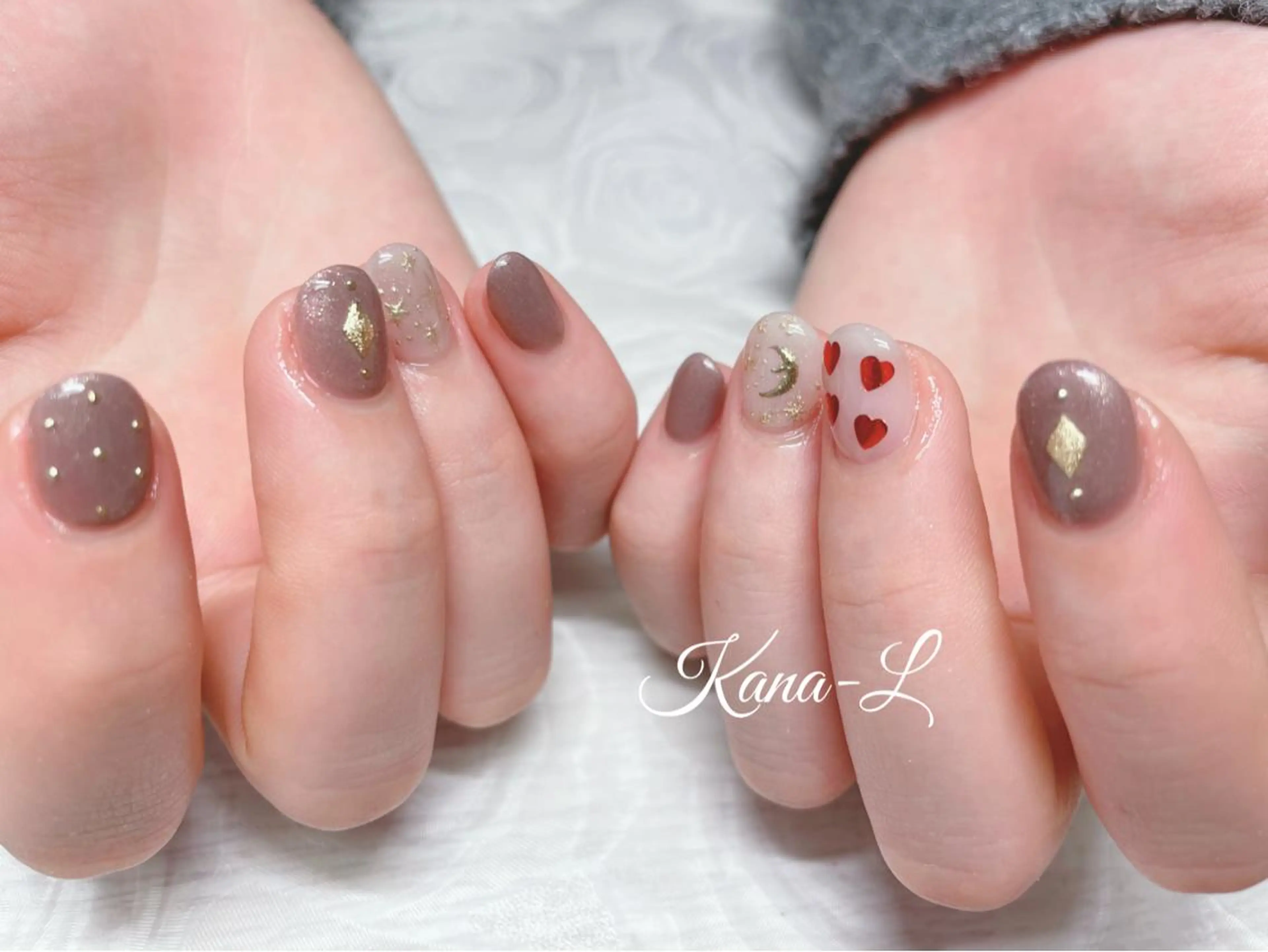 カラー ネイル ゴールド ハート ニュアンスネイル バレンタイン 芦辺 香奈のネイルデザイン