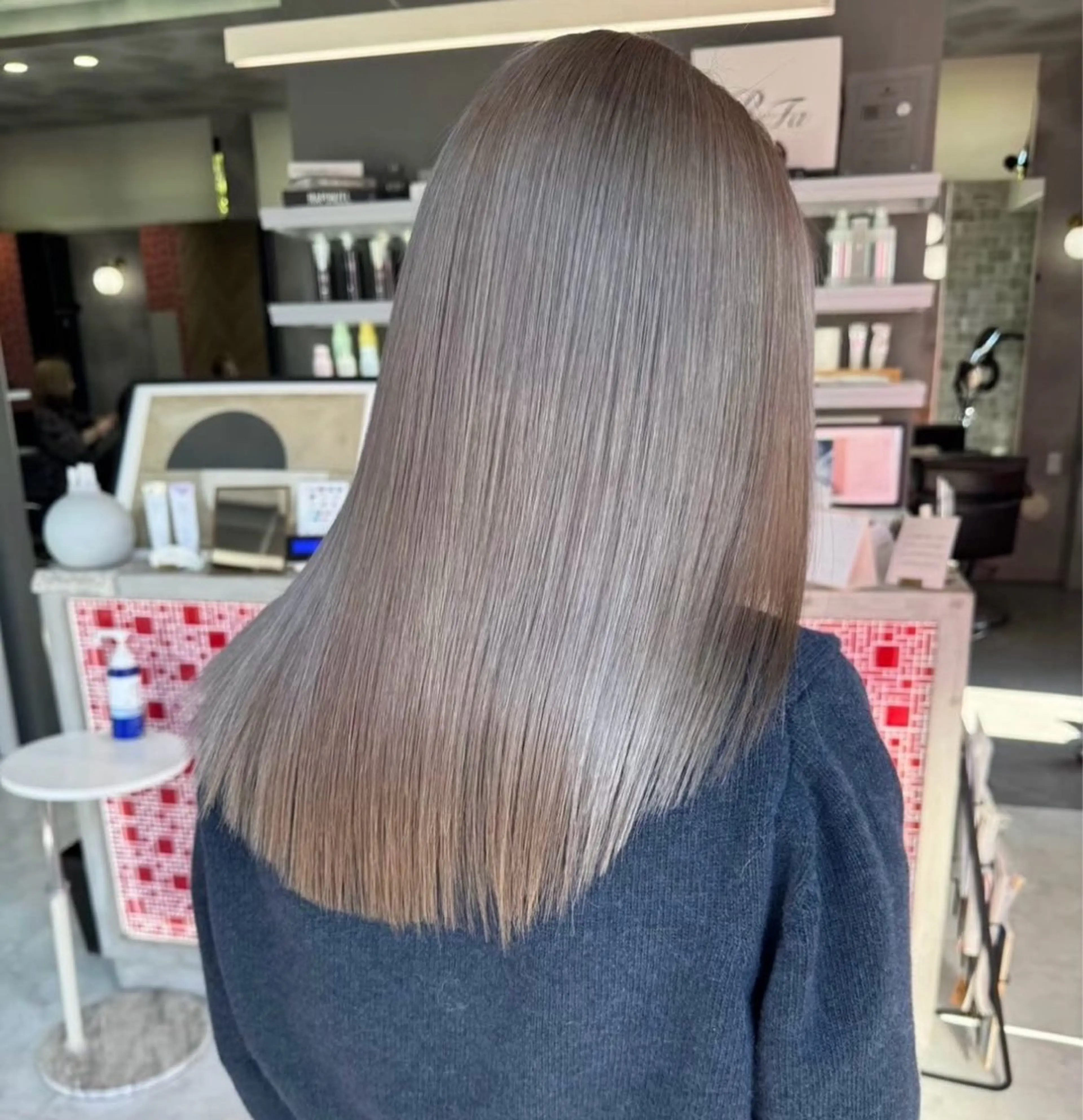 ミディアム カラー 紙野 優月のヘアスタイル