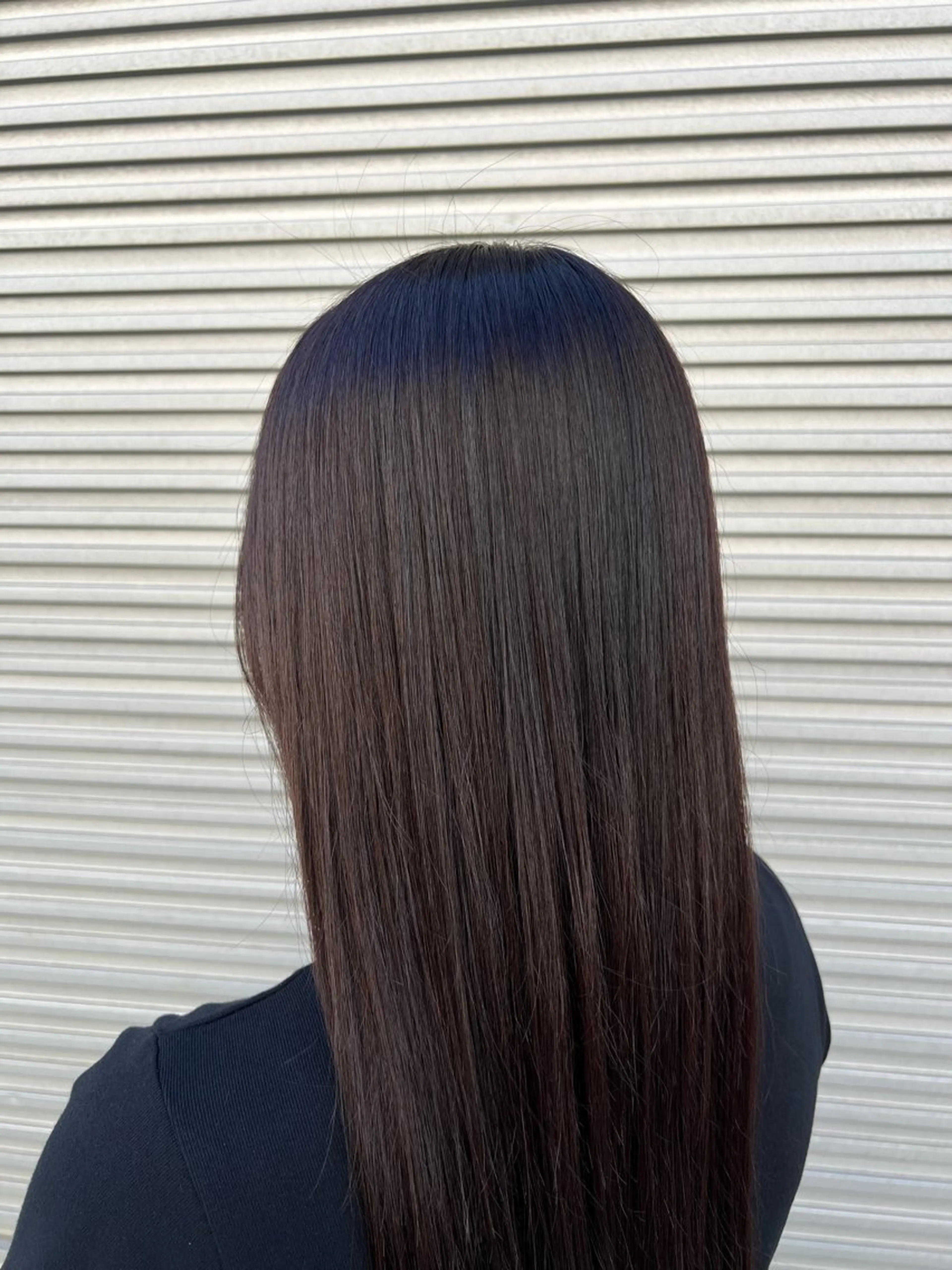 ロング カラー momb 折戸結菜のヘアスタイル