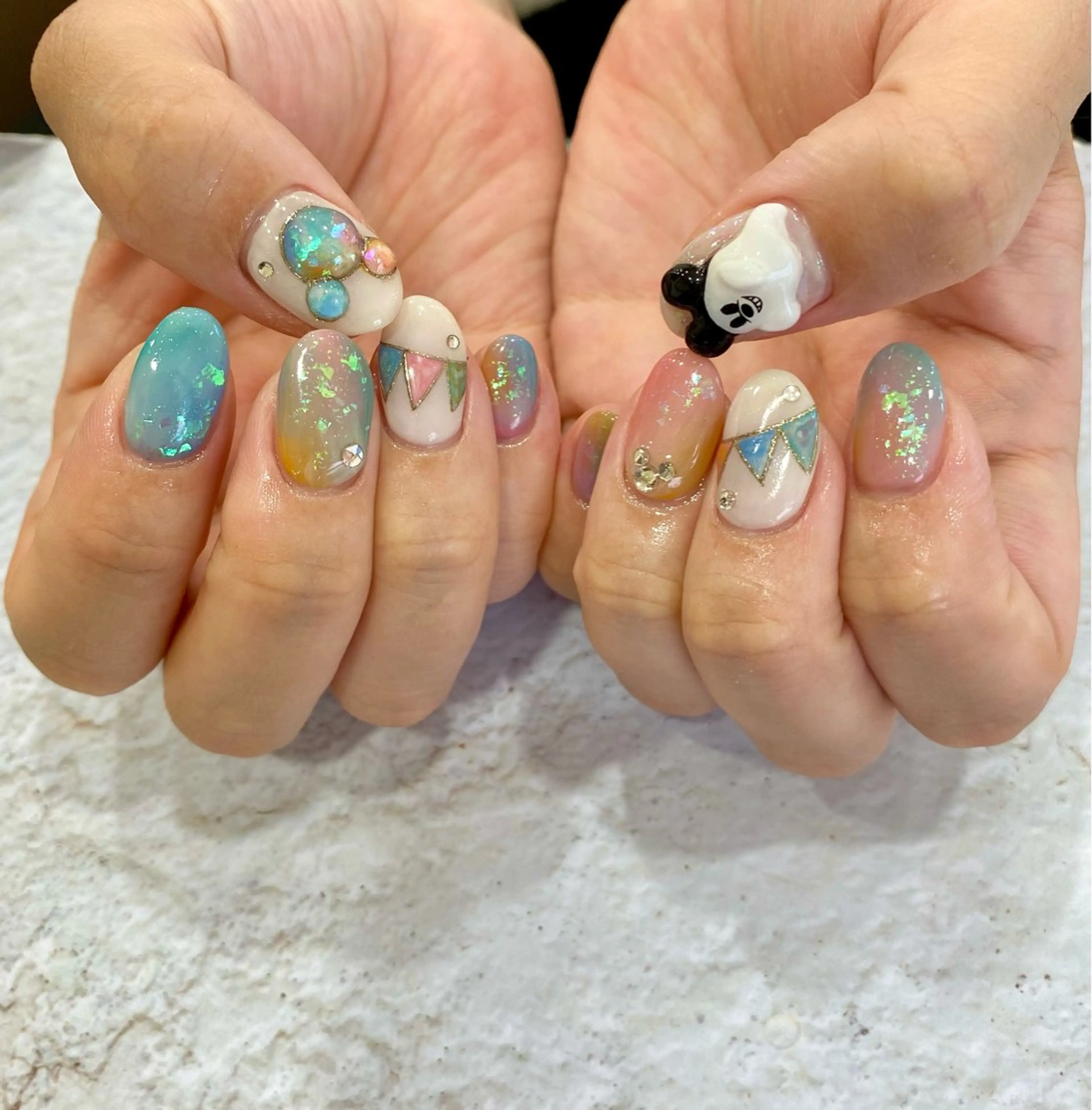 ネイル 安藤 彩乃のネイルデザイン