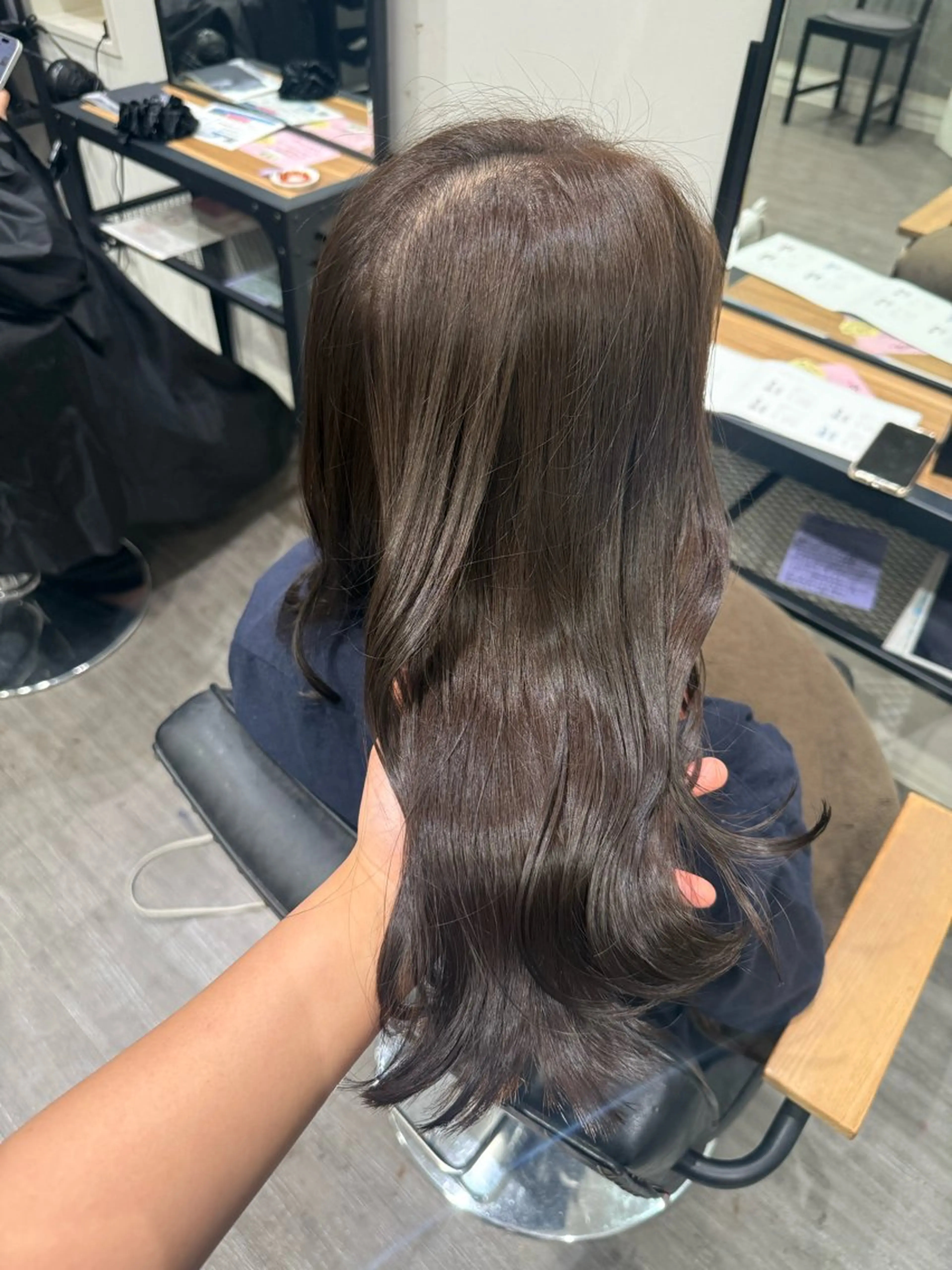 ミディアム カラー アッシュ ベージュカラー カット ヘアカラー トリートメント 艶髪レイヤー上田 紗也🇰🇷💗のヘアスタイル