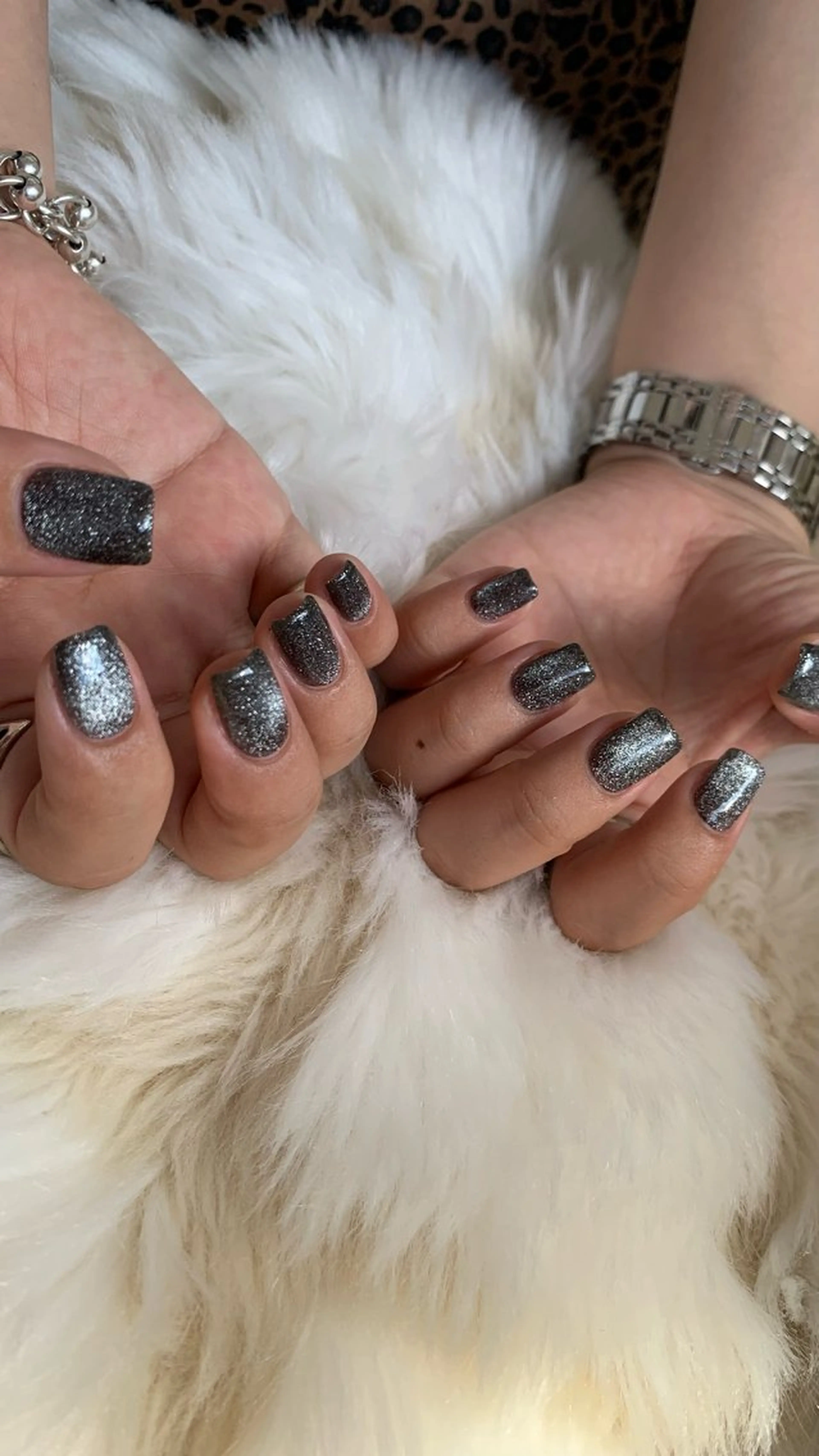 ネイル ジェルネイル マグネットネイル ワンカラーネイル パラジェル ハンドネイル feliseey 〘フェリシー 〙のネイルデザイン