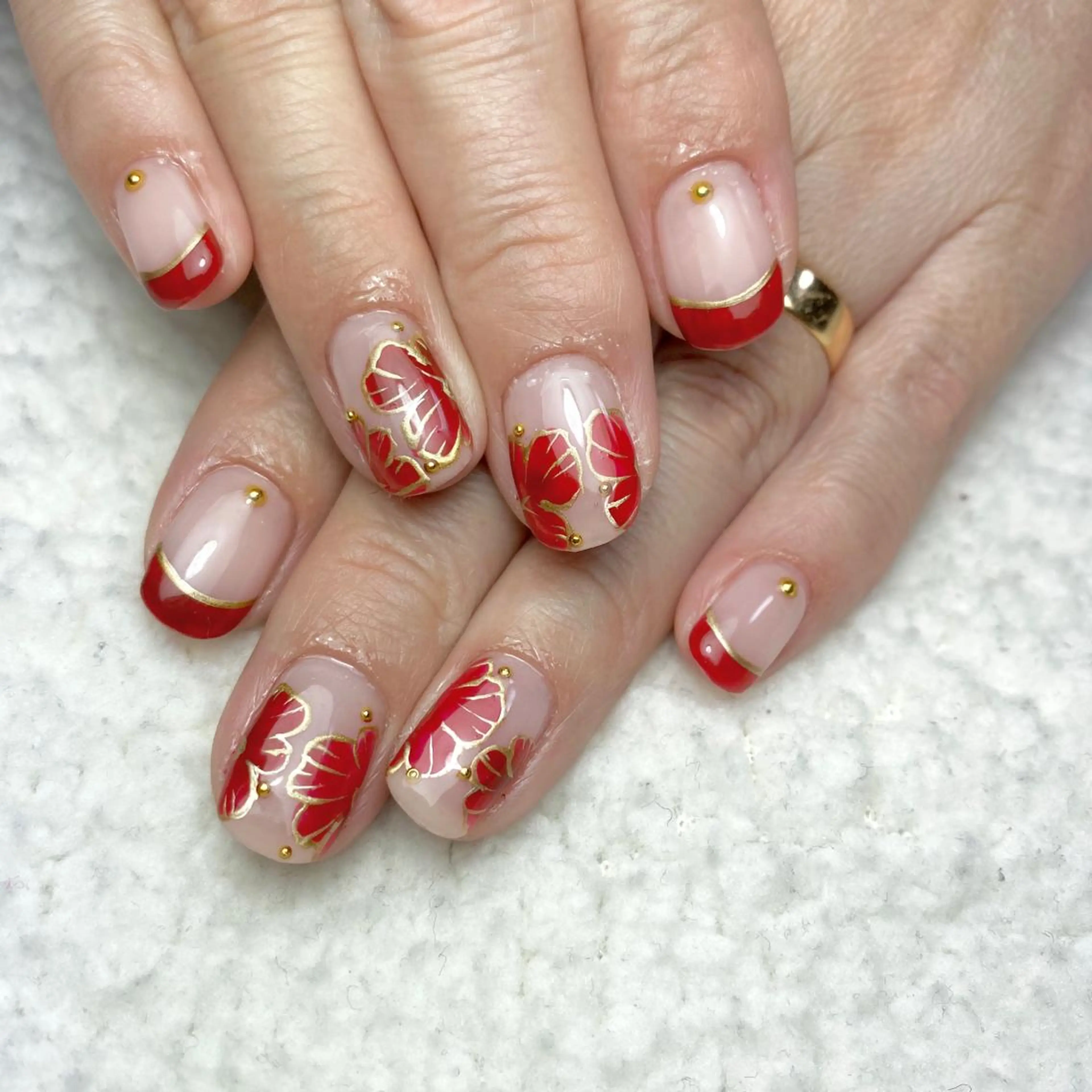 ネイル フラワーネイル フレンチネイル ハンドネイル COCO+所属・COCO +のエステ・リラクイメージ