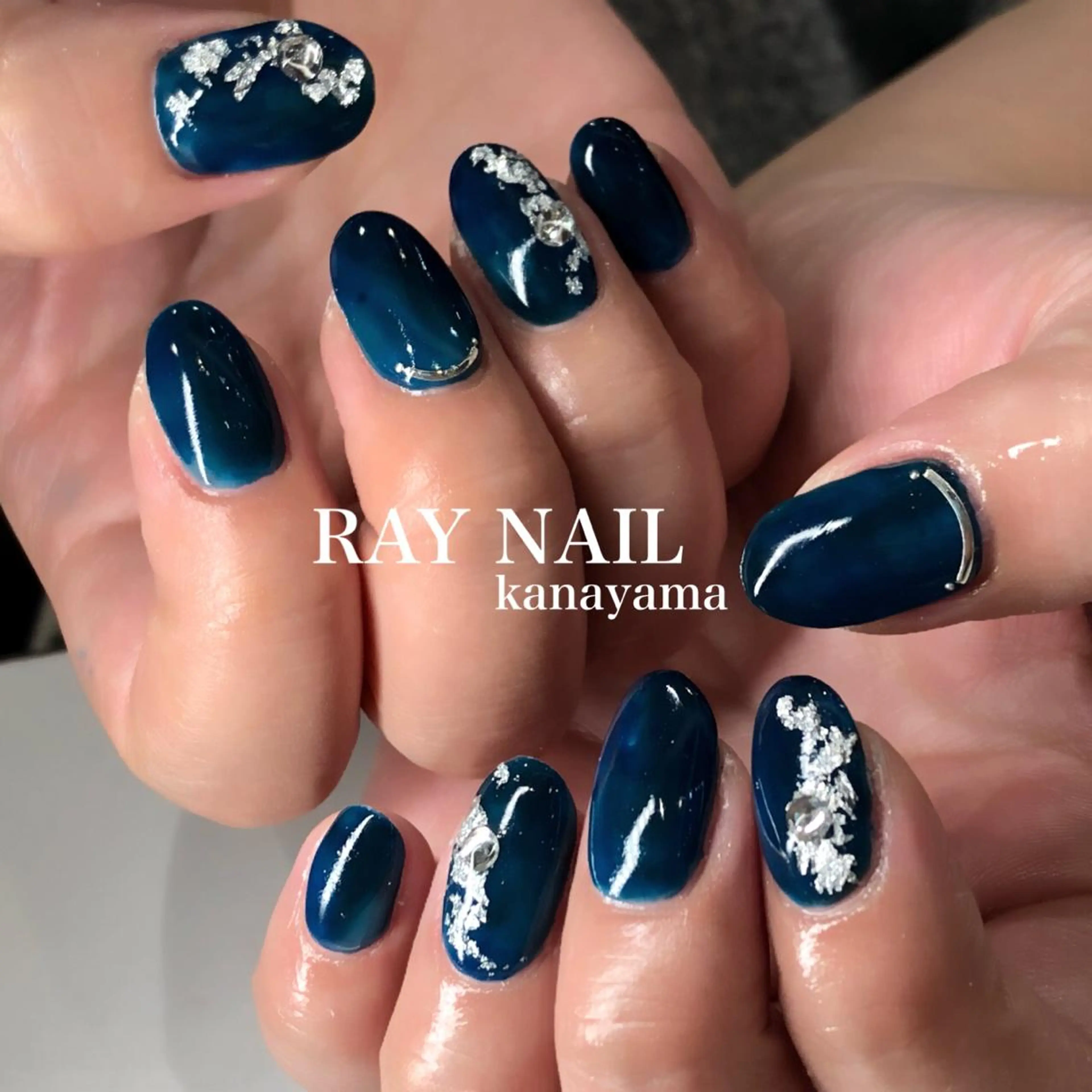 ネイル クリアネイル ネイビー ニュアンスネイル Arowa 伊田のネイルデザイン