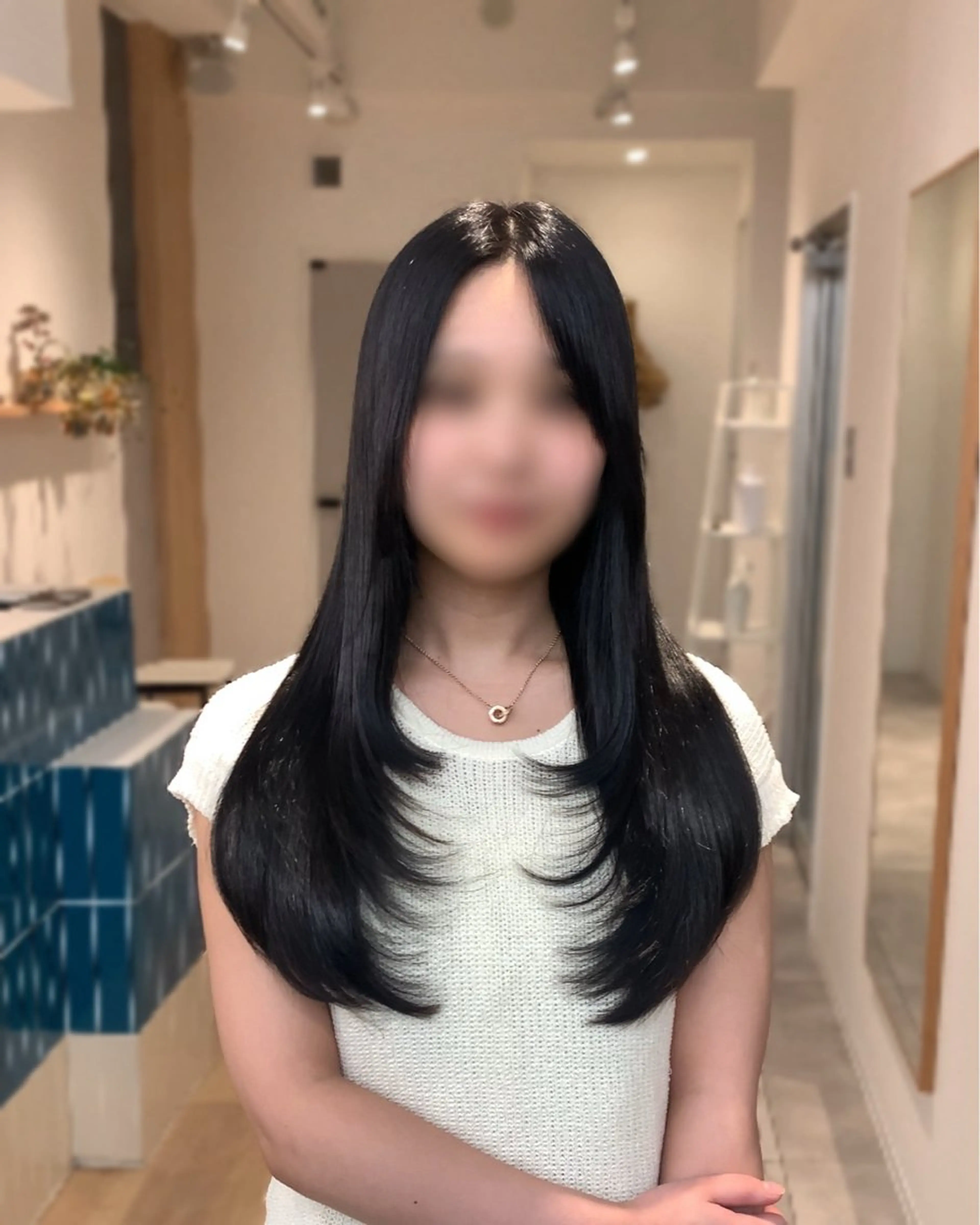 ロング レイヤーカット 新田 琴美/ レイヤー/透明感のヘアスタイル