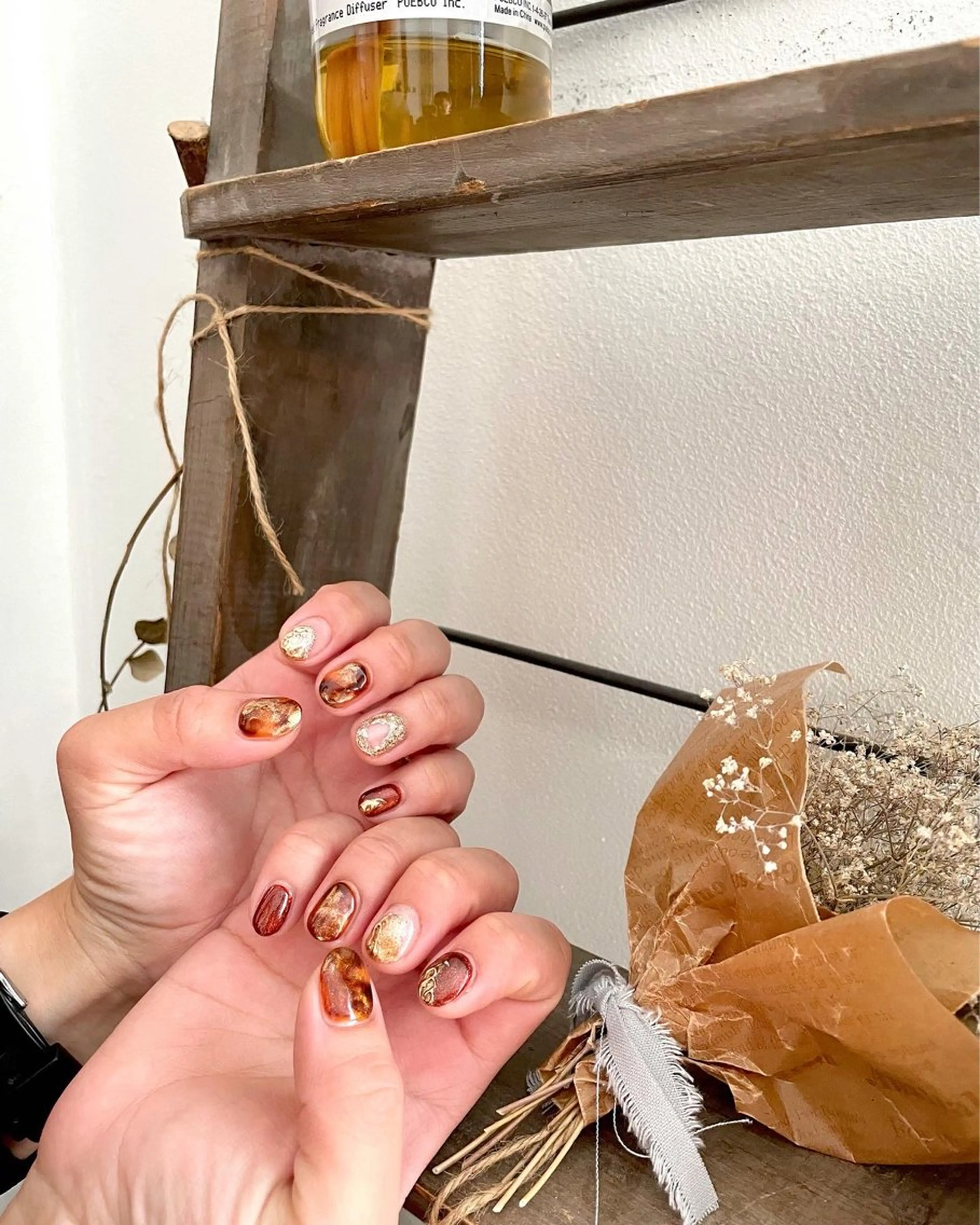 ネイル べっ甲ネイル ジェルネイル ゴールド マグネットネイル パラジェル ハンドネイル フットネイル 甲府市徳行 🧸prunelleのネイルデザイン