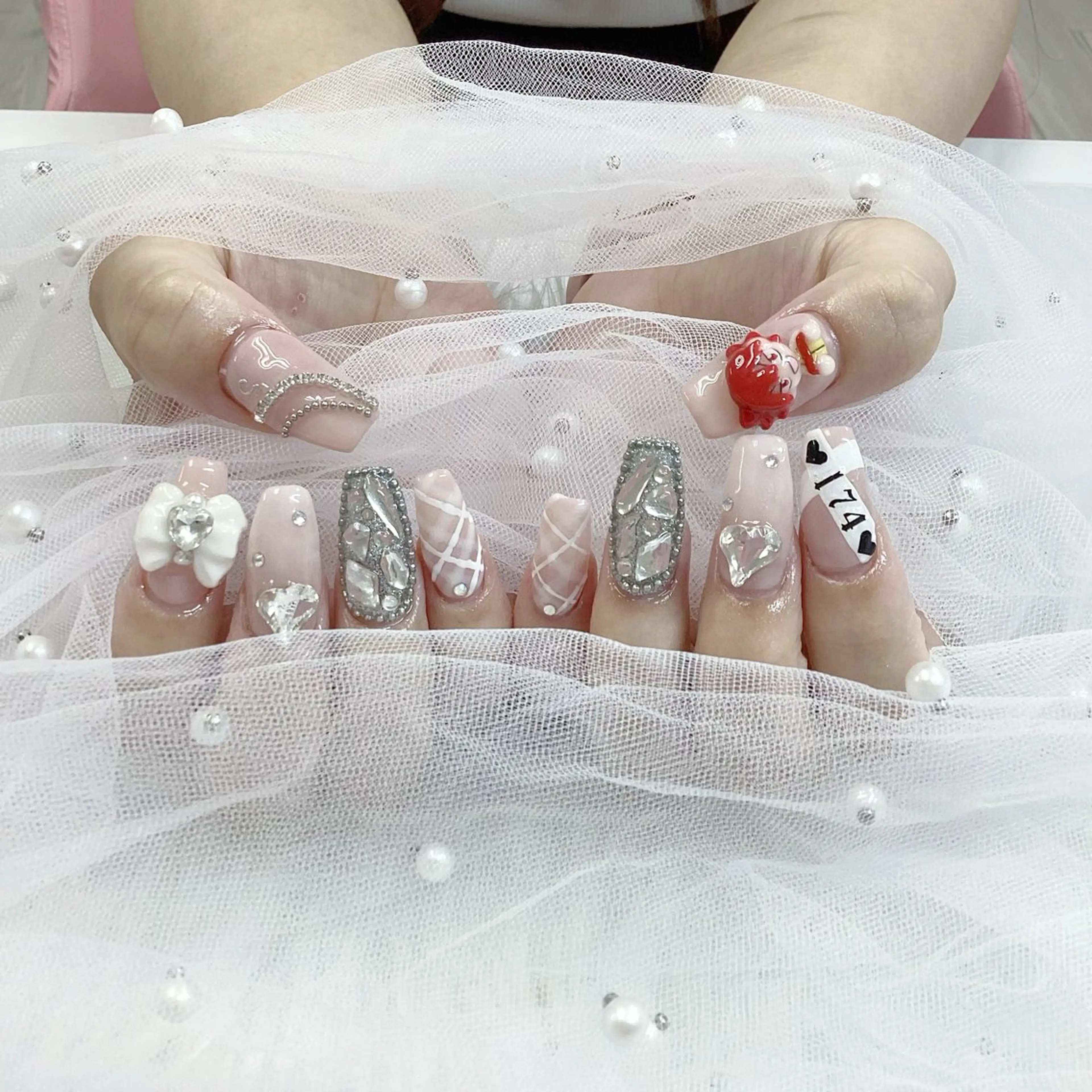 ネイル パーツ全部¥110 サロンミミのネイルデザイン