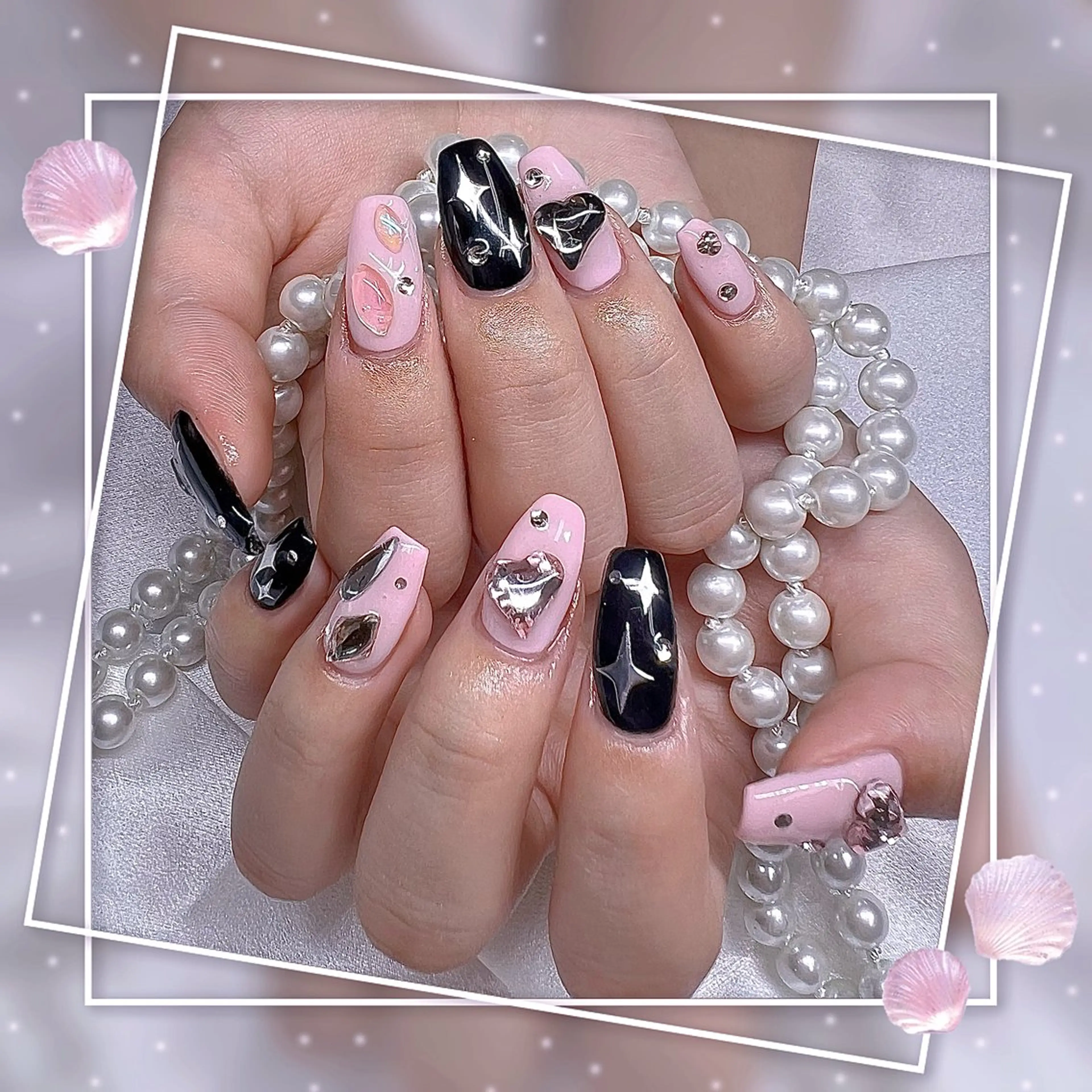 ネイル フレンチネイル グラデーション キラキラネイル 韓国ネイル マグネットネイル ハンドネイル Chill Nailsalonのネイルデザイン