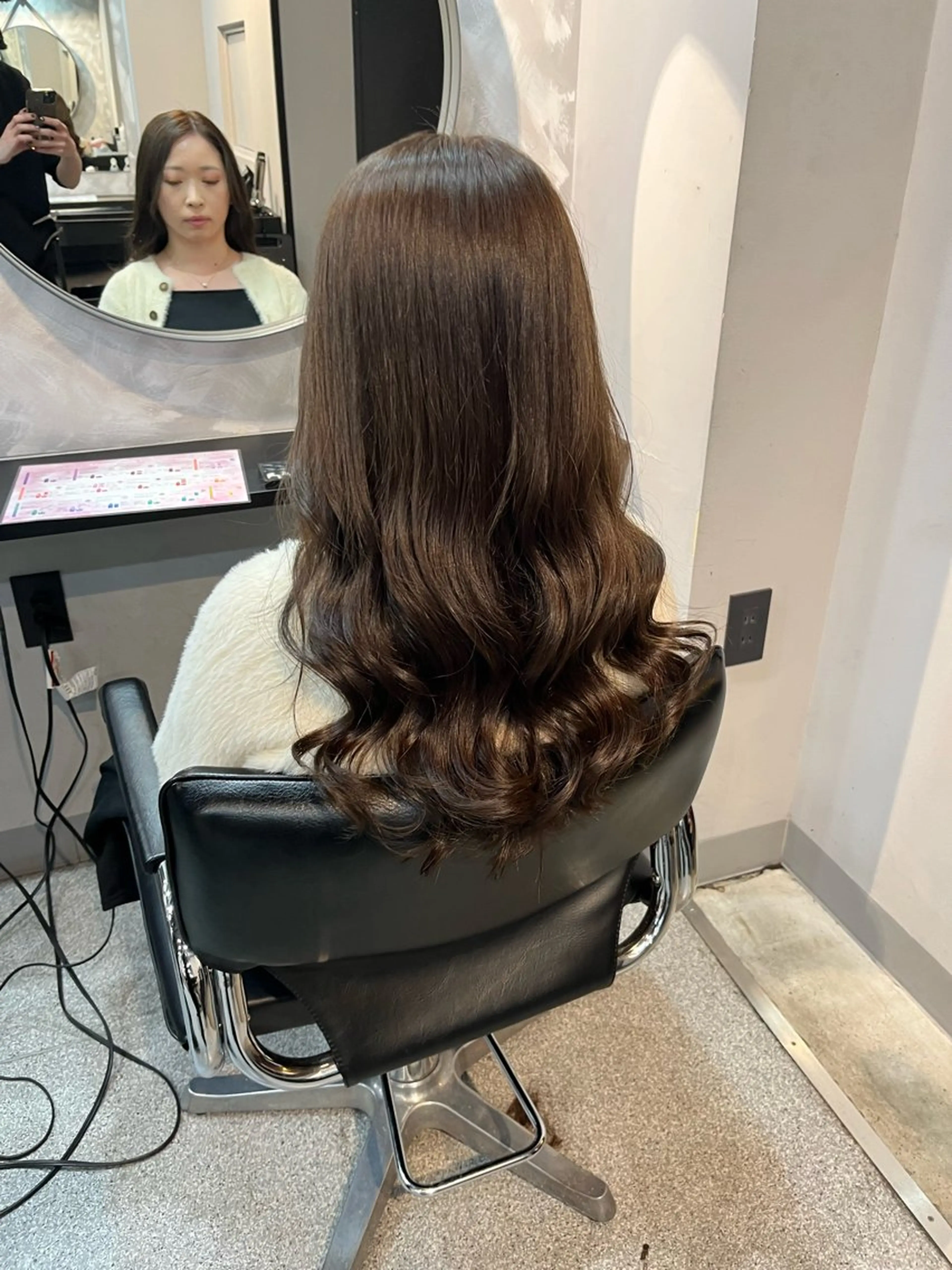 セミロング アッシュ アッシュブラウン 濱川響太レディース カットモデルのヘアスタイル