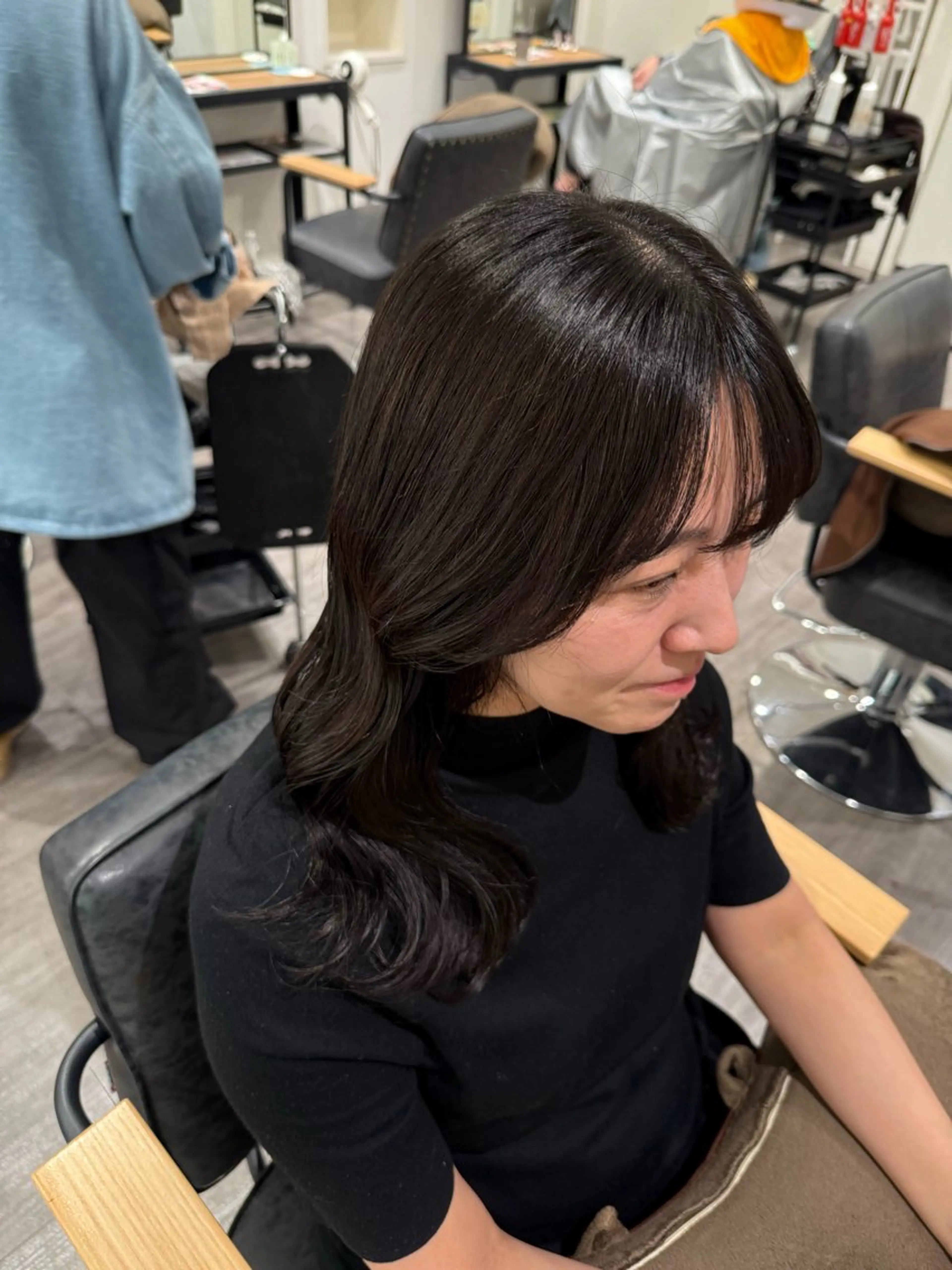 セミロング カラー アッシュ 透明感カラー オリーブアッシュ オレンジ カット ヘアカラー トリートメント 艶髪レイヤー上田 紗也🇰🇷💗のヘアスタイル