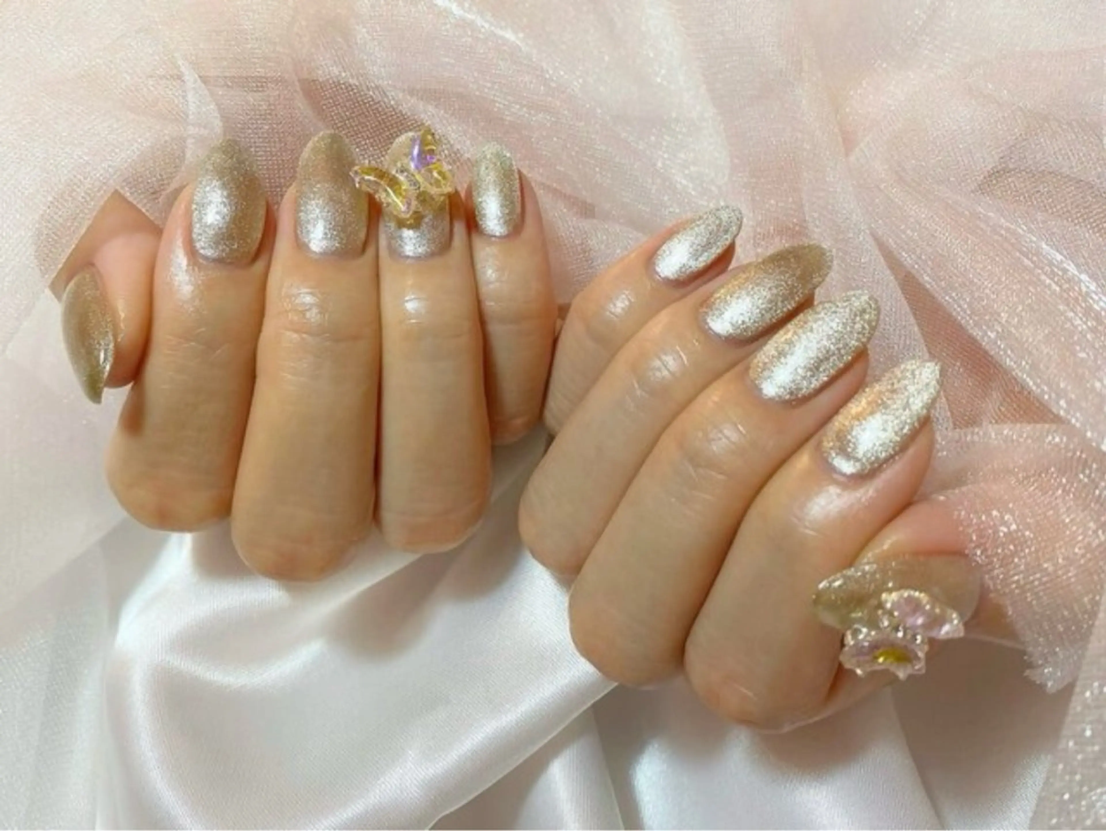 ハンド　キラキラ韓国パーツネイル　オフなしの写真