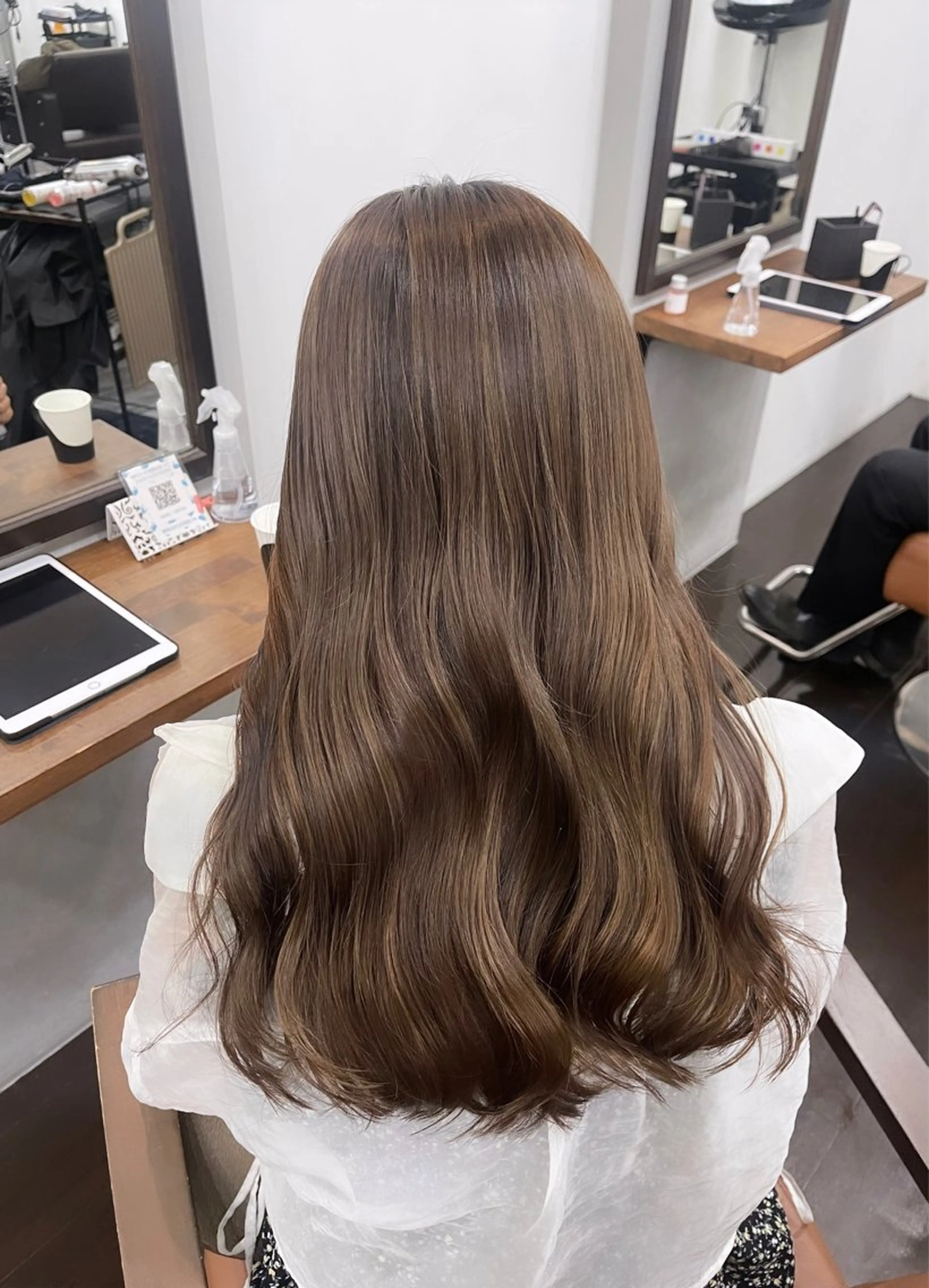 ロング カラー ハイライトカラー ハイライト ヘアカラー トリートメント 難波 茜のヘアスタイル