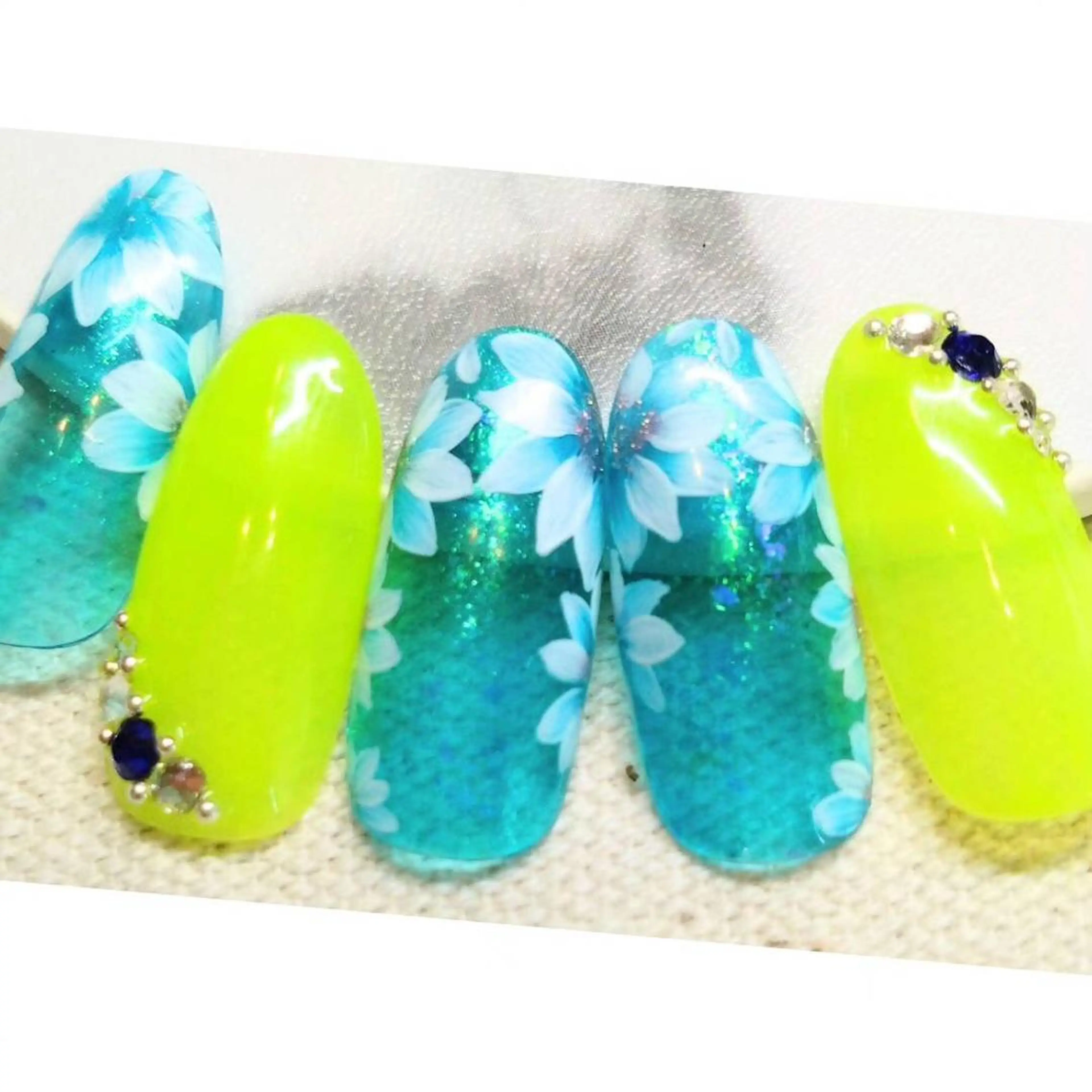 ネイル 大島 七海のネイルデザイン