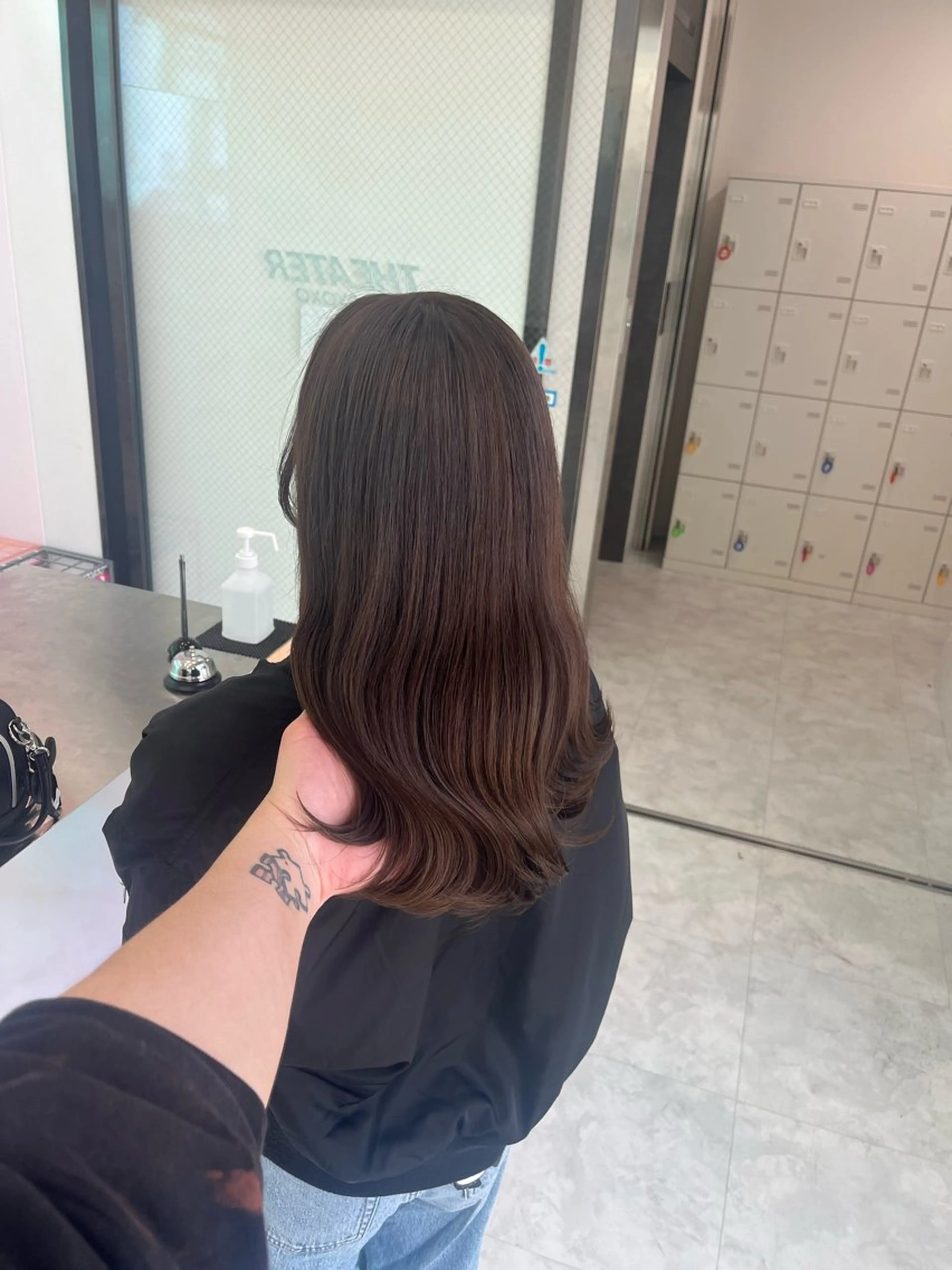 セミロング カラー トレンドレイヤー No.1/KOHEIのヘアスタイル