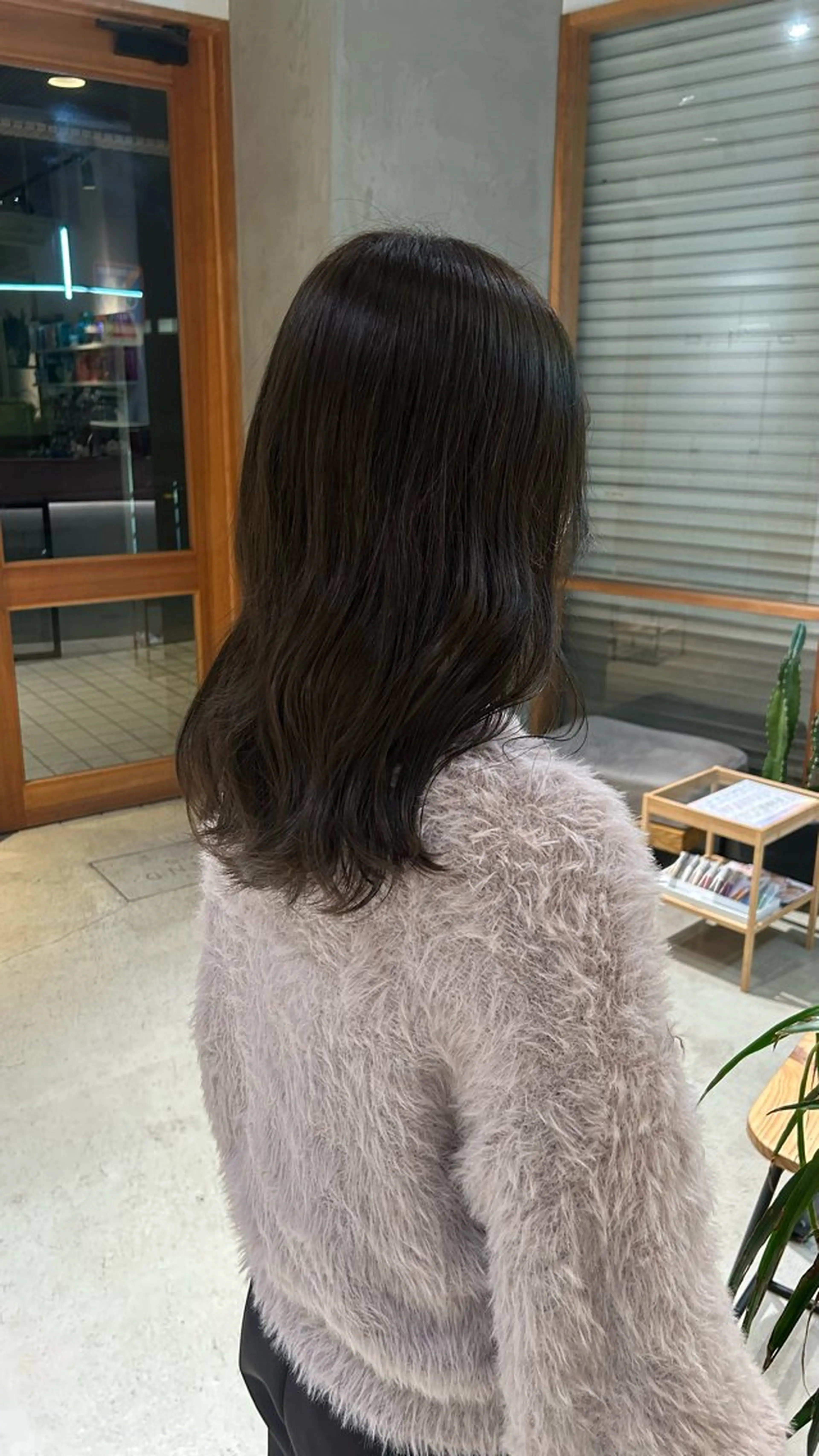 カラー グレージュ オリーブグレージュ オリーブグレー 神野 柚芽のヘアスタイル