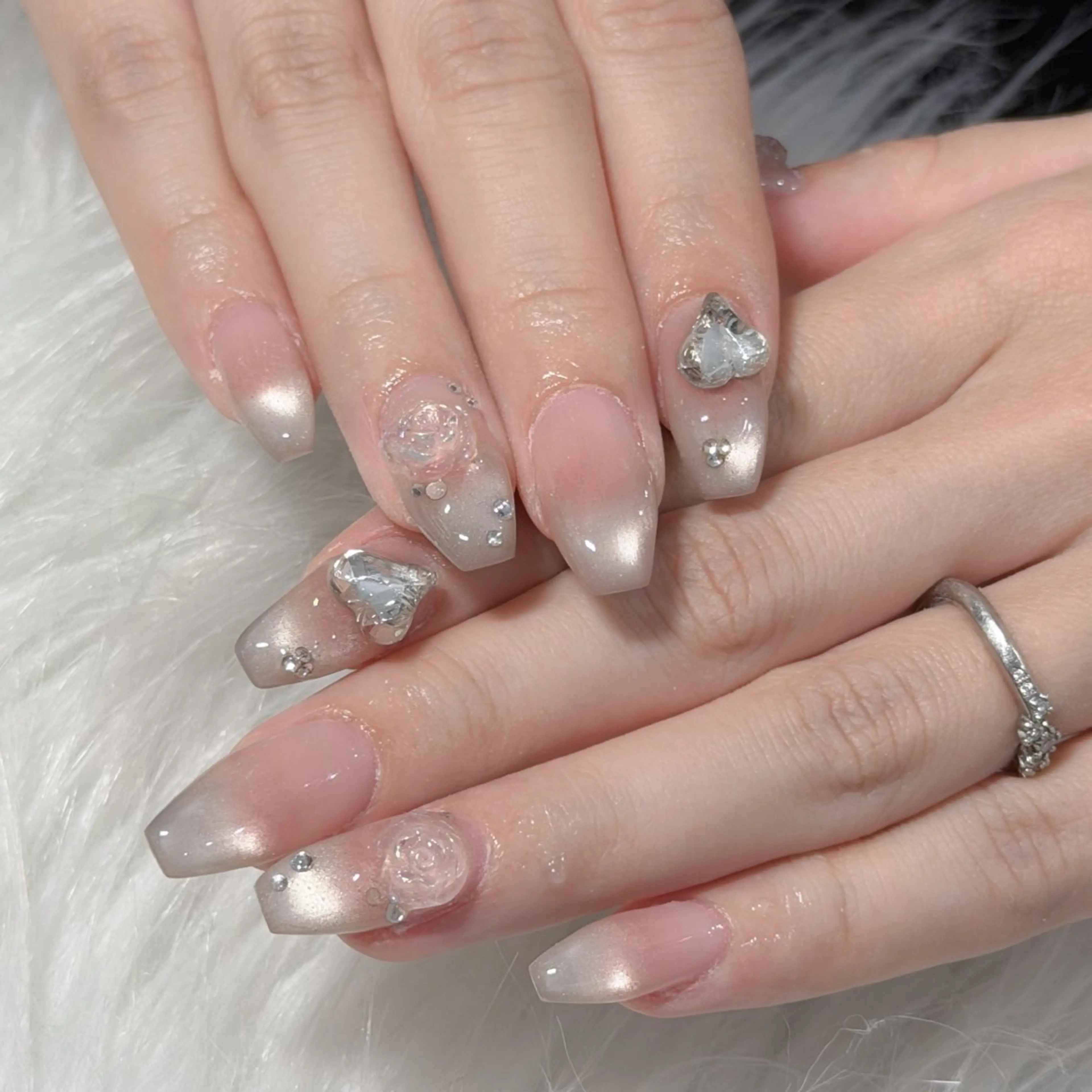 ネイル ハンドネイル フットネイル LAVISH nanamiのネイルデザイン