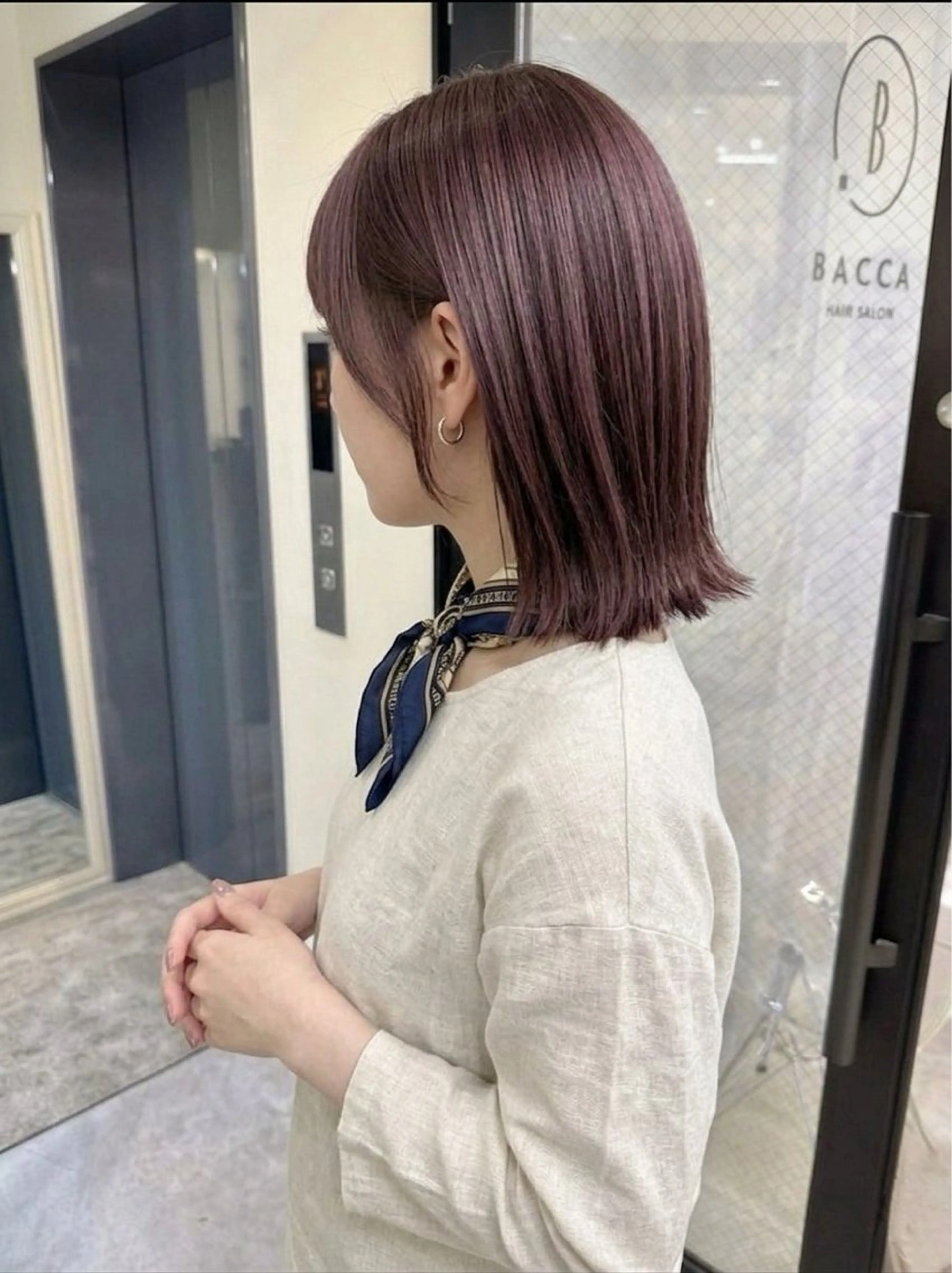 ミディアム カラー 切りっぱなしボブ ボブ 小顔カット 外ハネヘア 桜木町 2分 ミセスショートのヘアスタイル