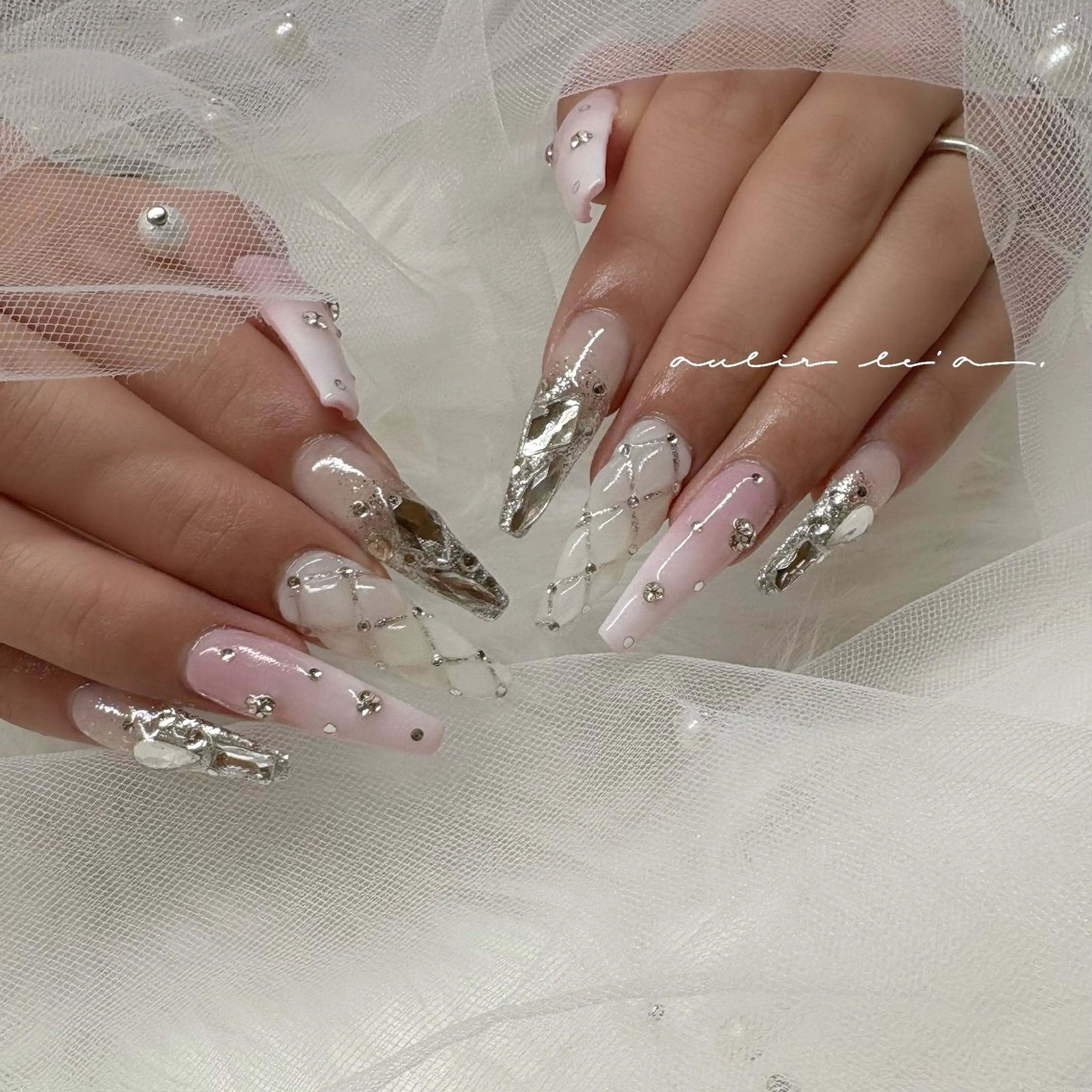 ネイル ハンドネイル aulir   le'a（ｱｳﾘｰﾚｱ）所属・aulir le'a 【ｱｳﾘｰﾚｱ】のネイルデザイン