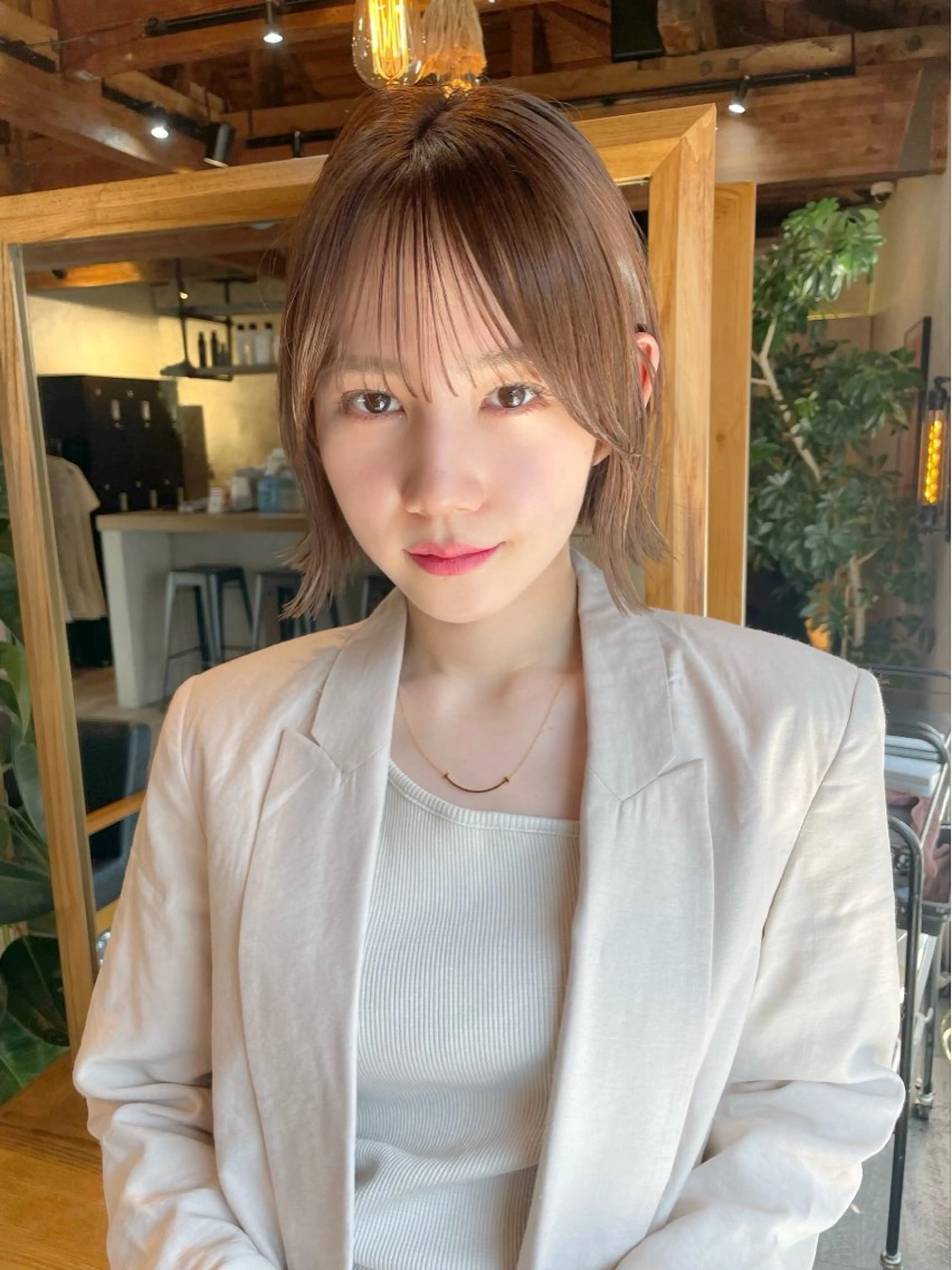 ショート カラー 切りっぱなしボブ ボブレイヤー ボブ くびれヘア 顔まわりレイヤー カット ヘアカラー 結べるレイヤーボブ くびれLady表参道のヘアスタイル