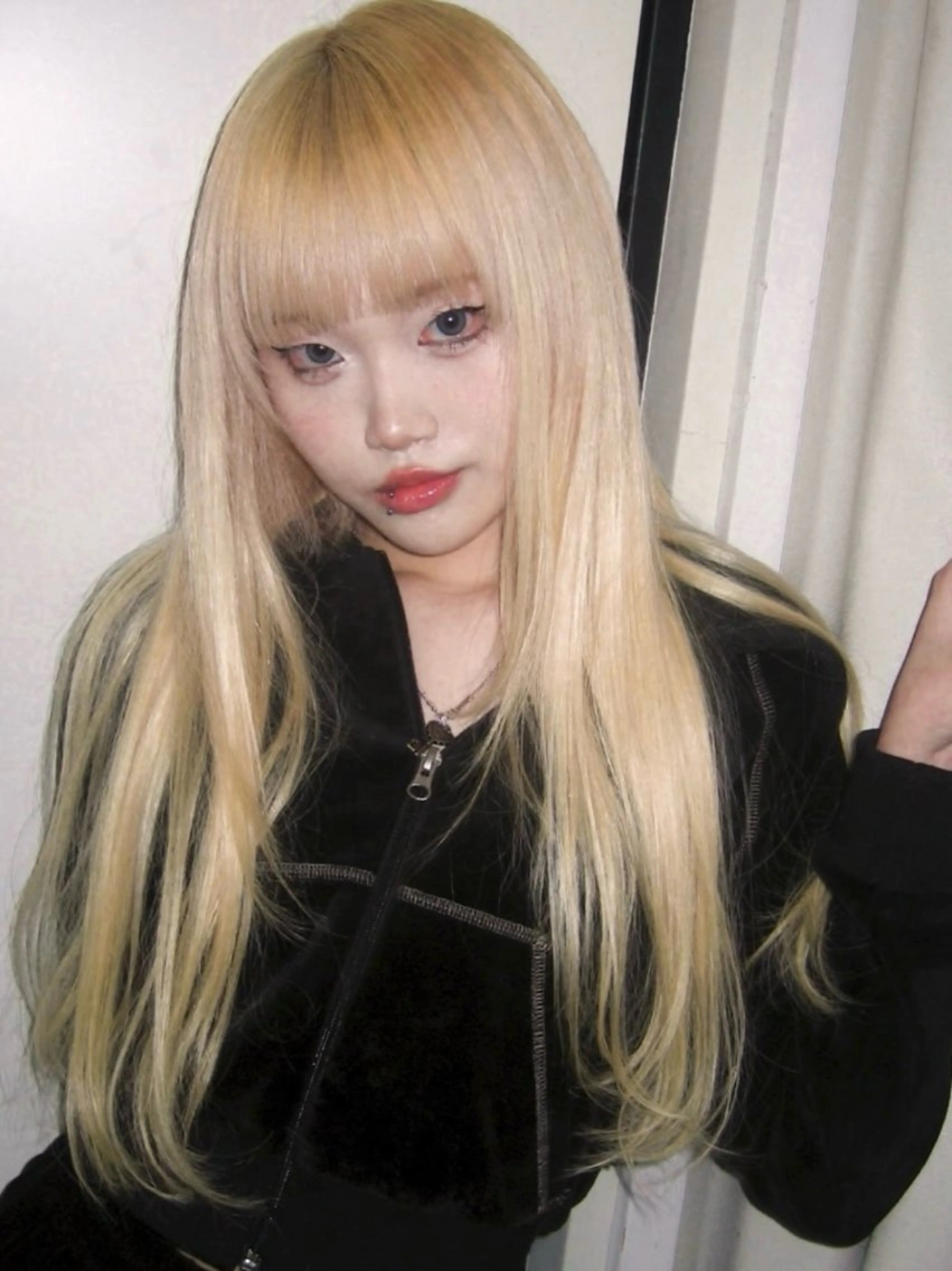 ハイトーンでもロングに ダブルカラー+エクステ 馴染ませカット込 ¥24200〜 レイヤー 暖色の写真