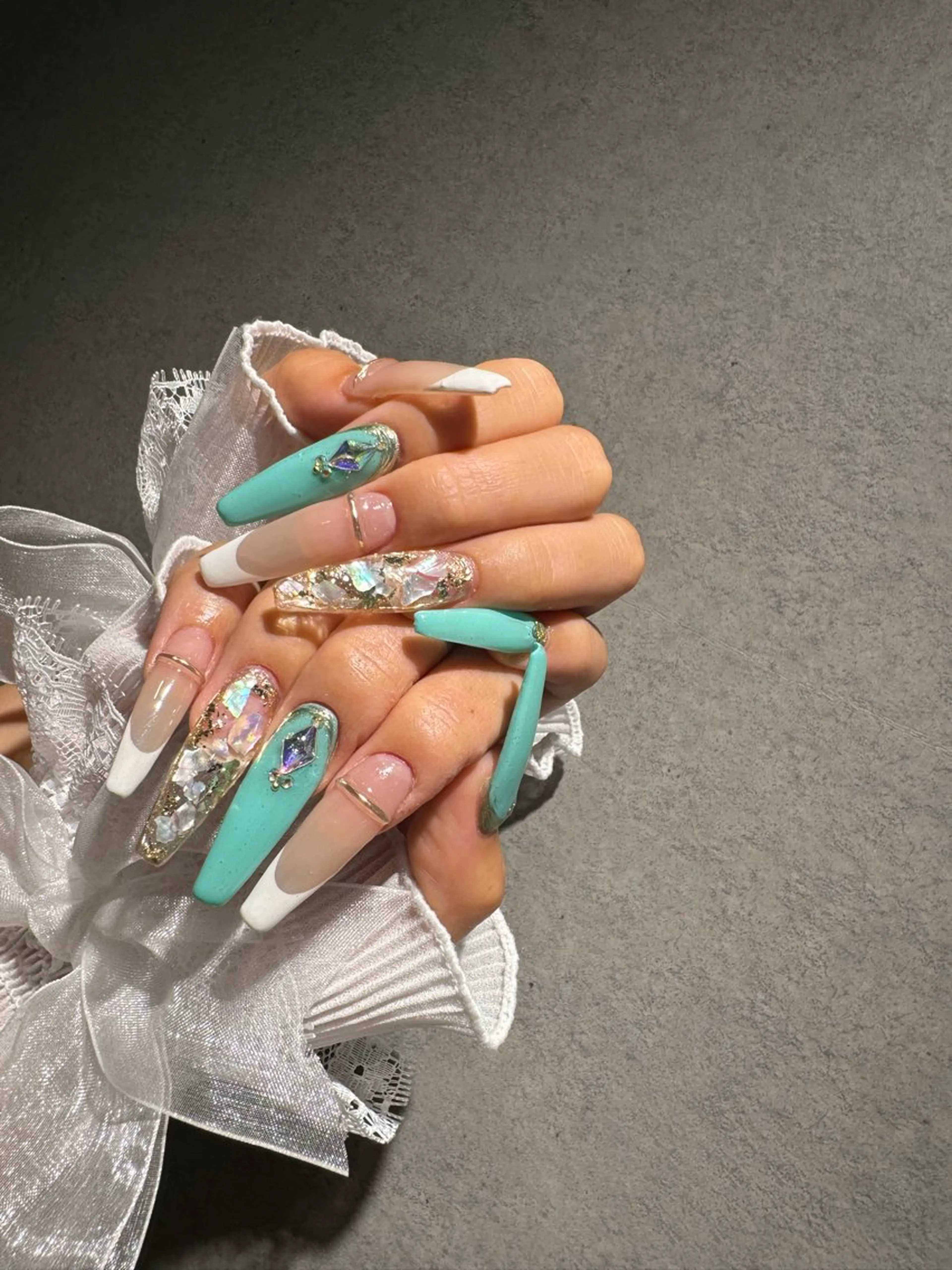 ネイル I-nailロング /ワンホン/キラキラのネイルデザイン