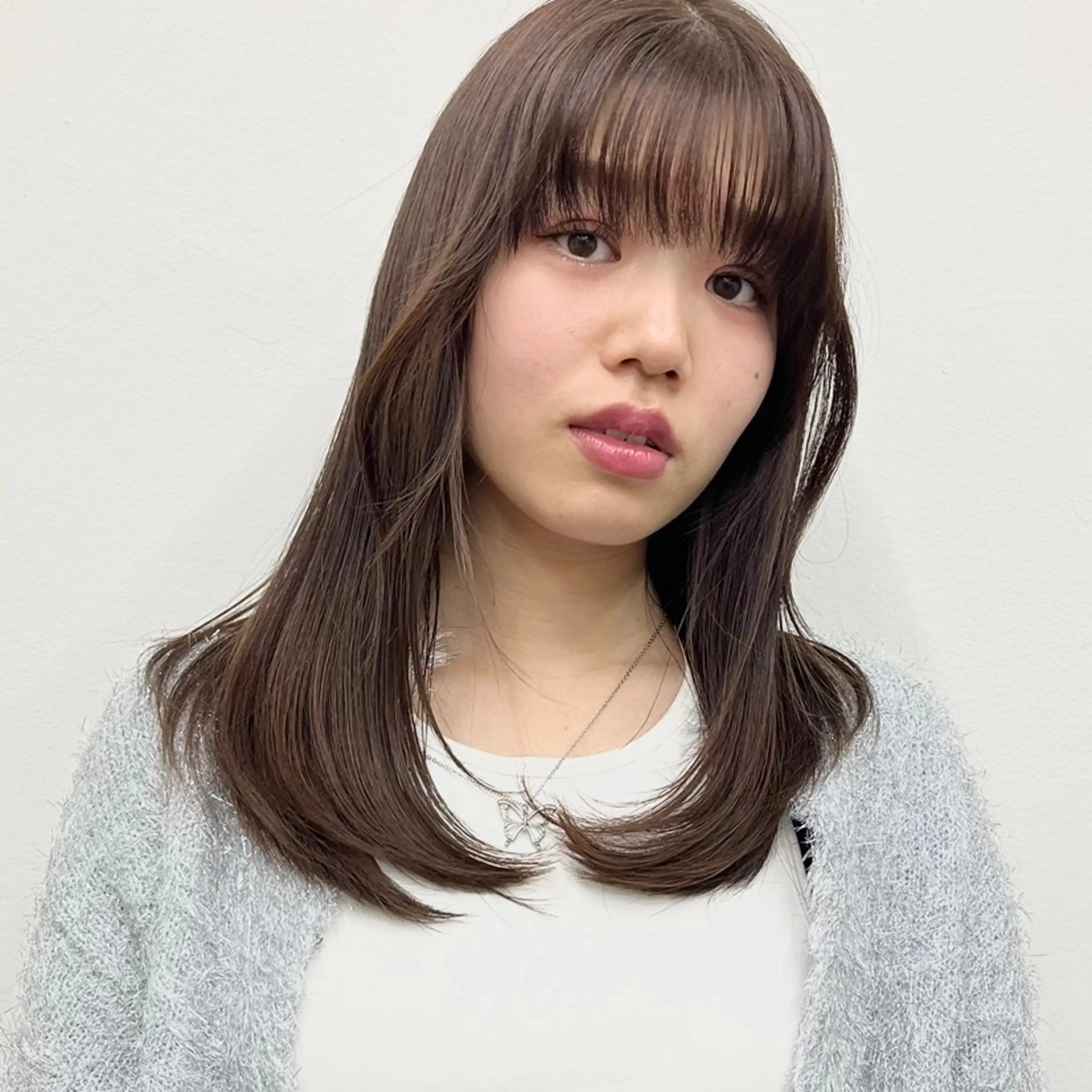 ロング カラー ベージュカラー レイヤーカット カット ヘアカラー トリートメント 天王寺韓国ヘア 小山歓実のヘアスタイル