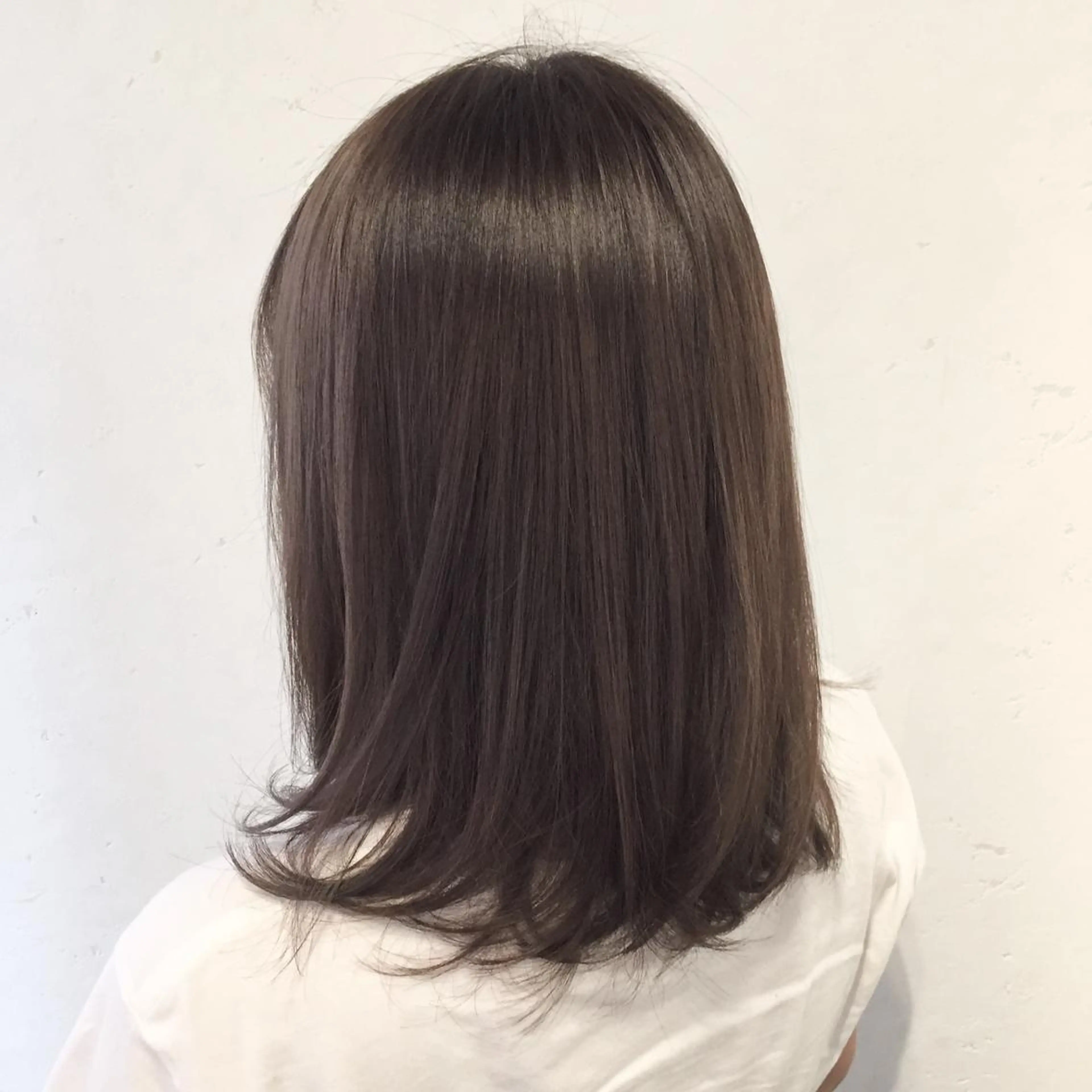 ミディアム アッシュ cecilhair 福岡天神店のヘアスタイル