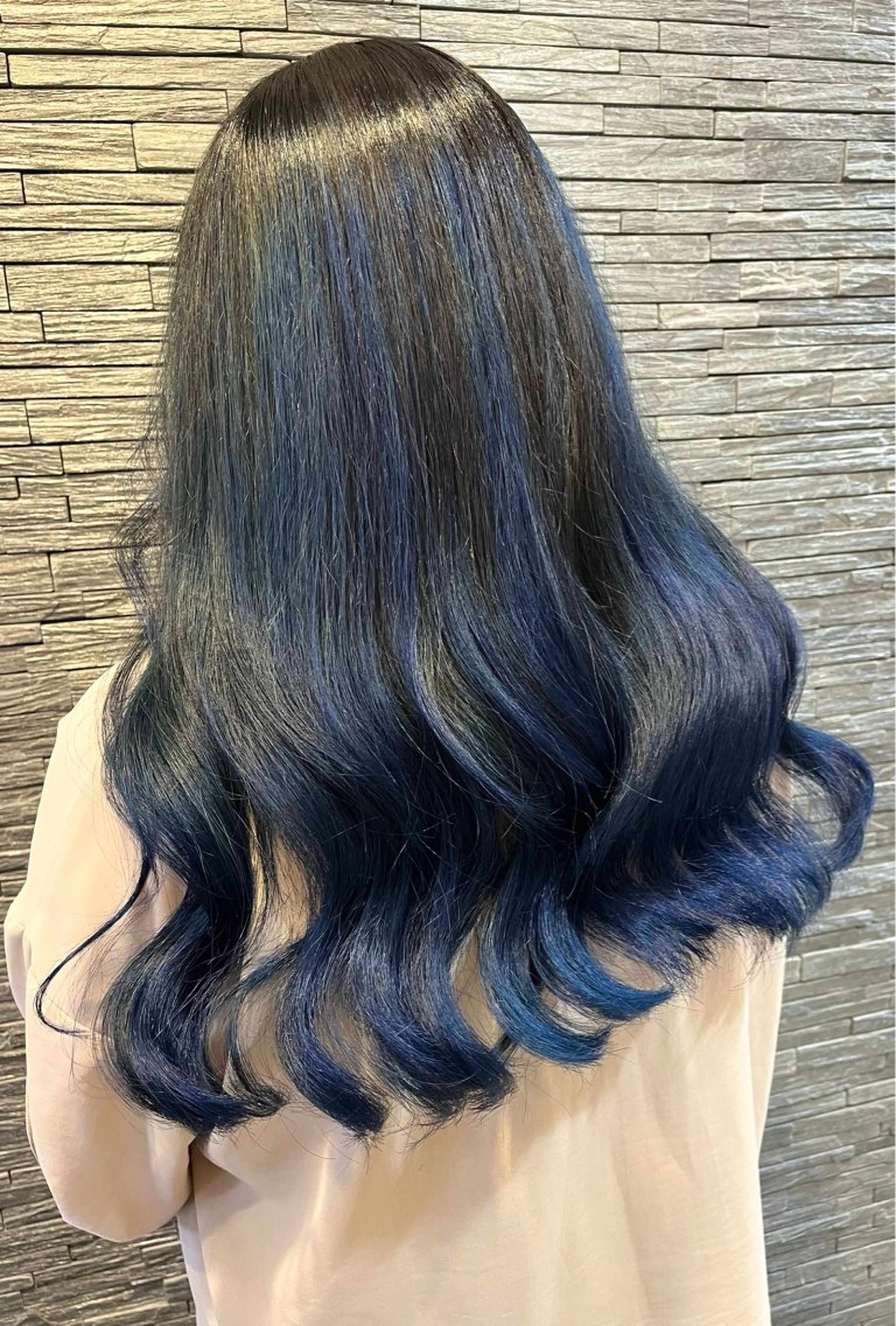 ロング カラー OJIMA YUKAのヘアスタイル