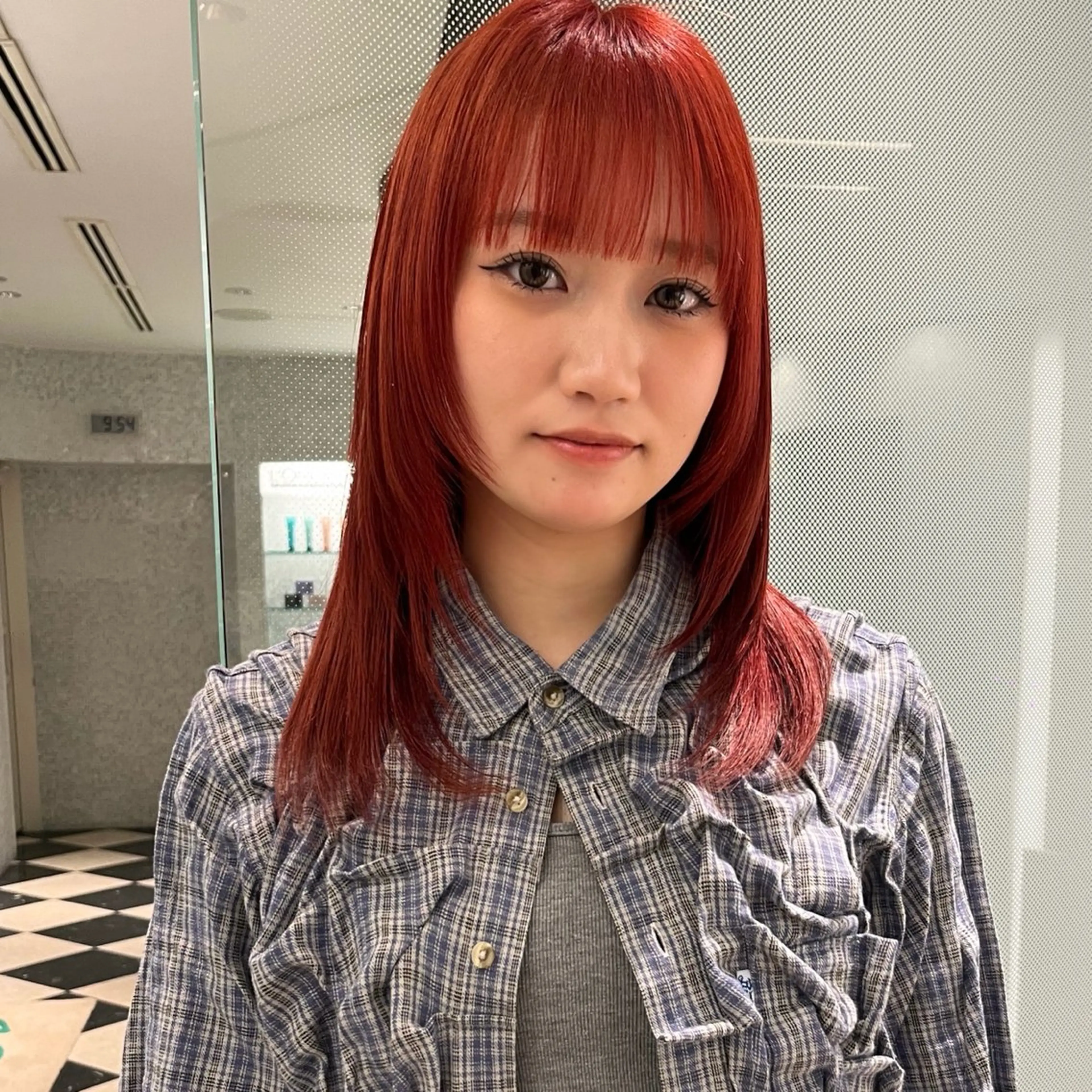 ミディアム カラー ブリーチ オレンジ anna 韓国レイヤ ー/ ハッシュカットのヘアスタイル