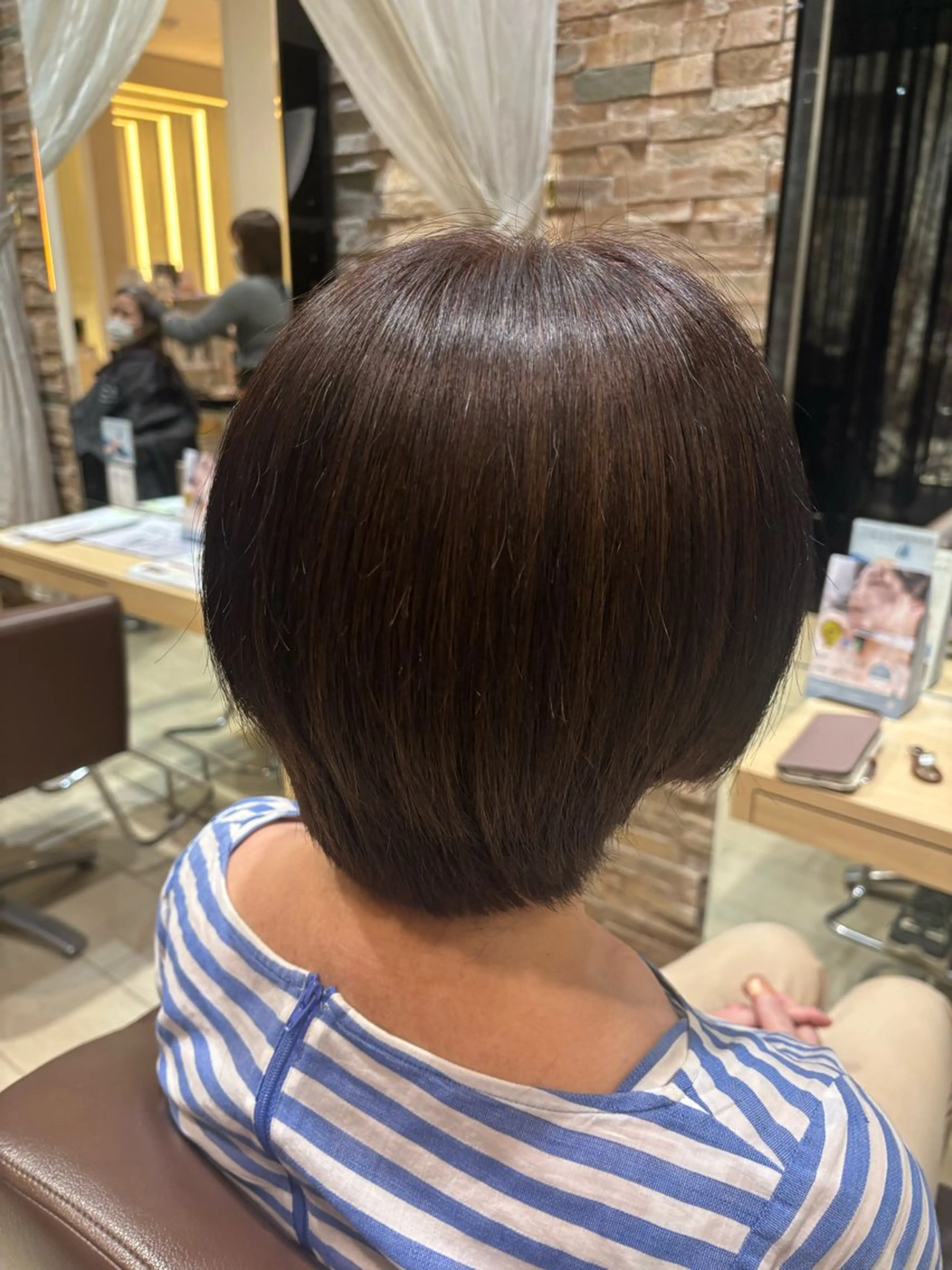 ショート カラー 清家 遥香のヘアスタイル