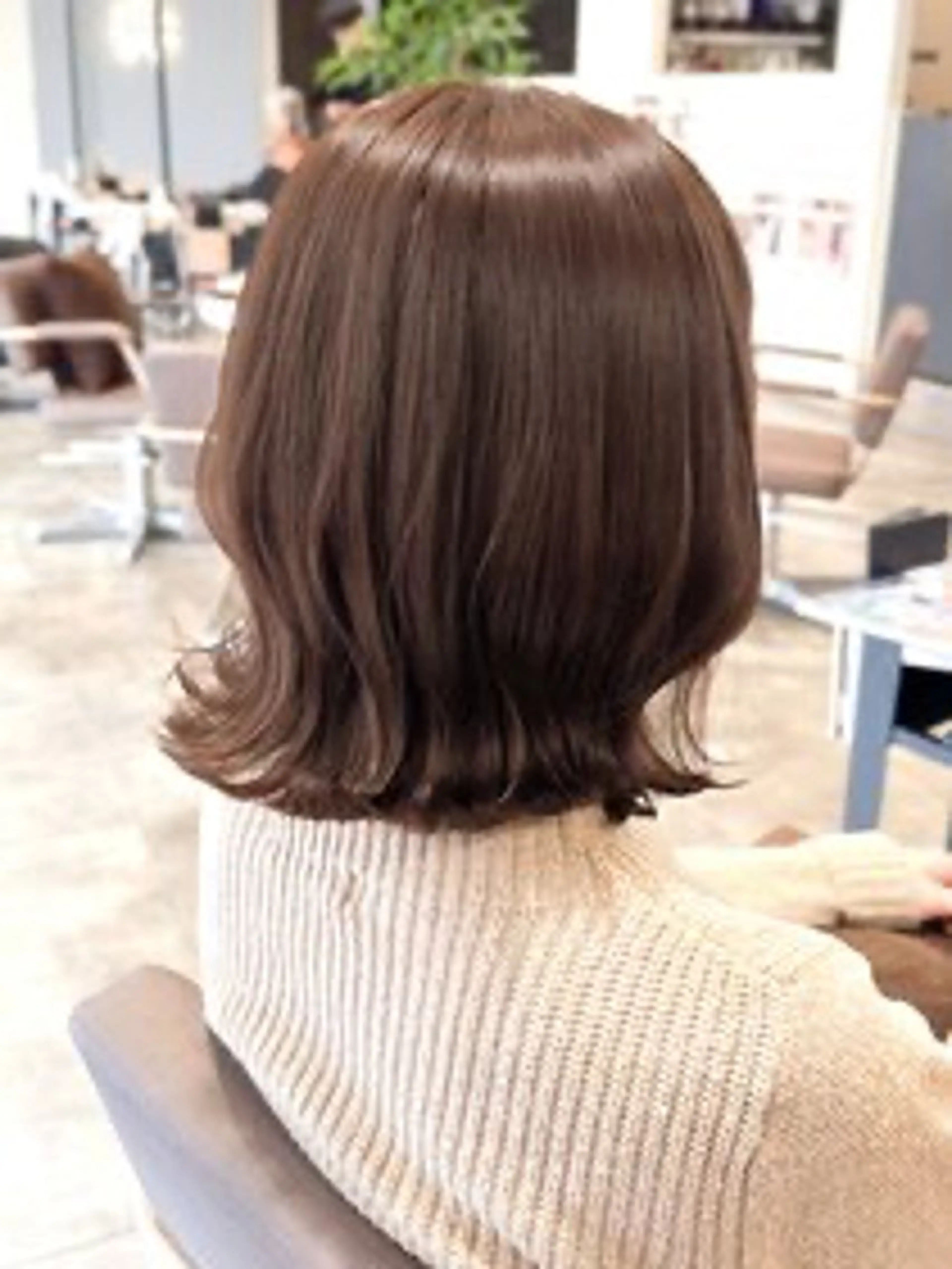 カラー ヘアカラー 新田 しずくのヘアスタイル