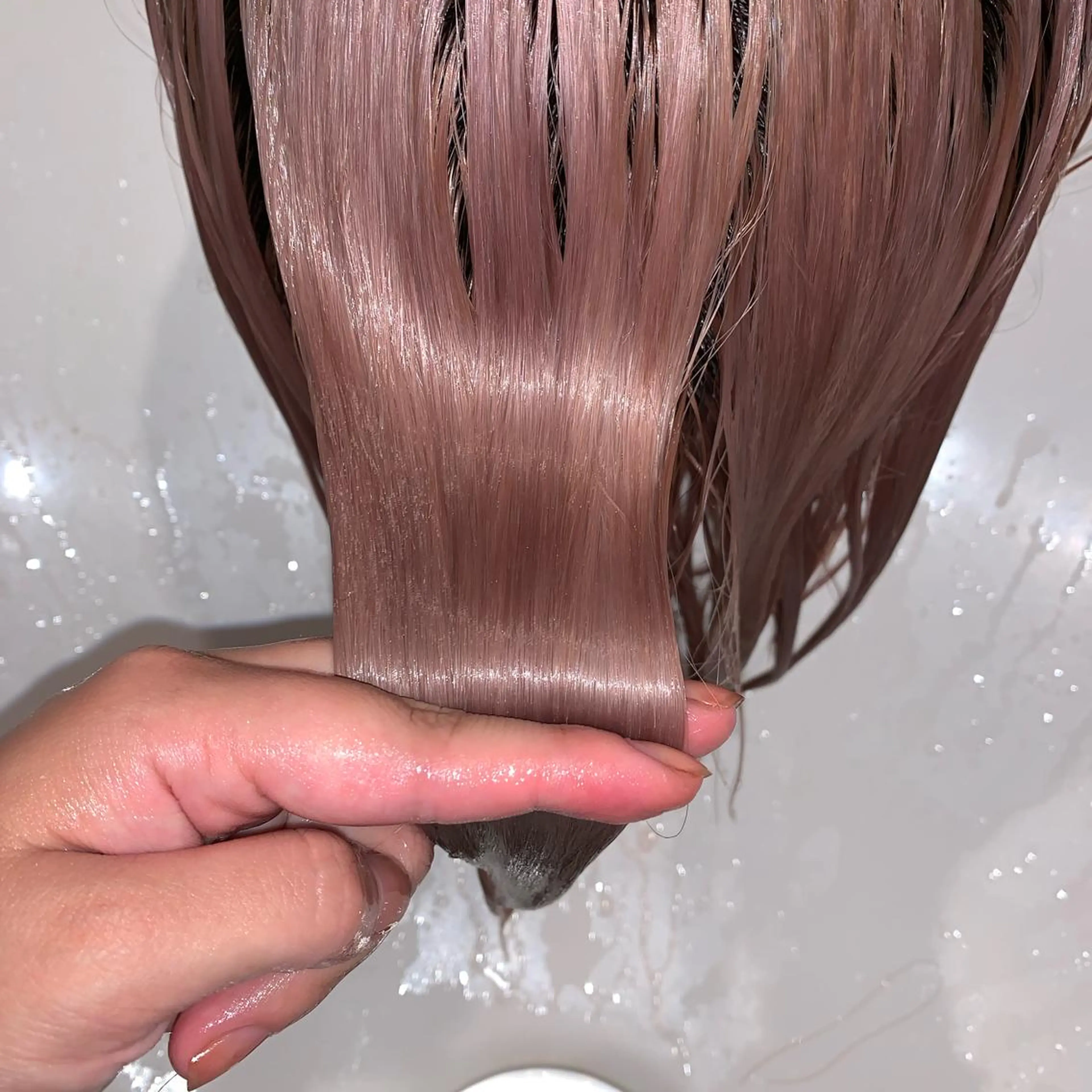 カラー 天野 利咲のヘアスタイル