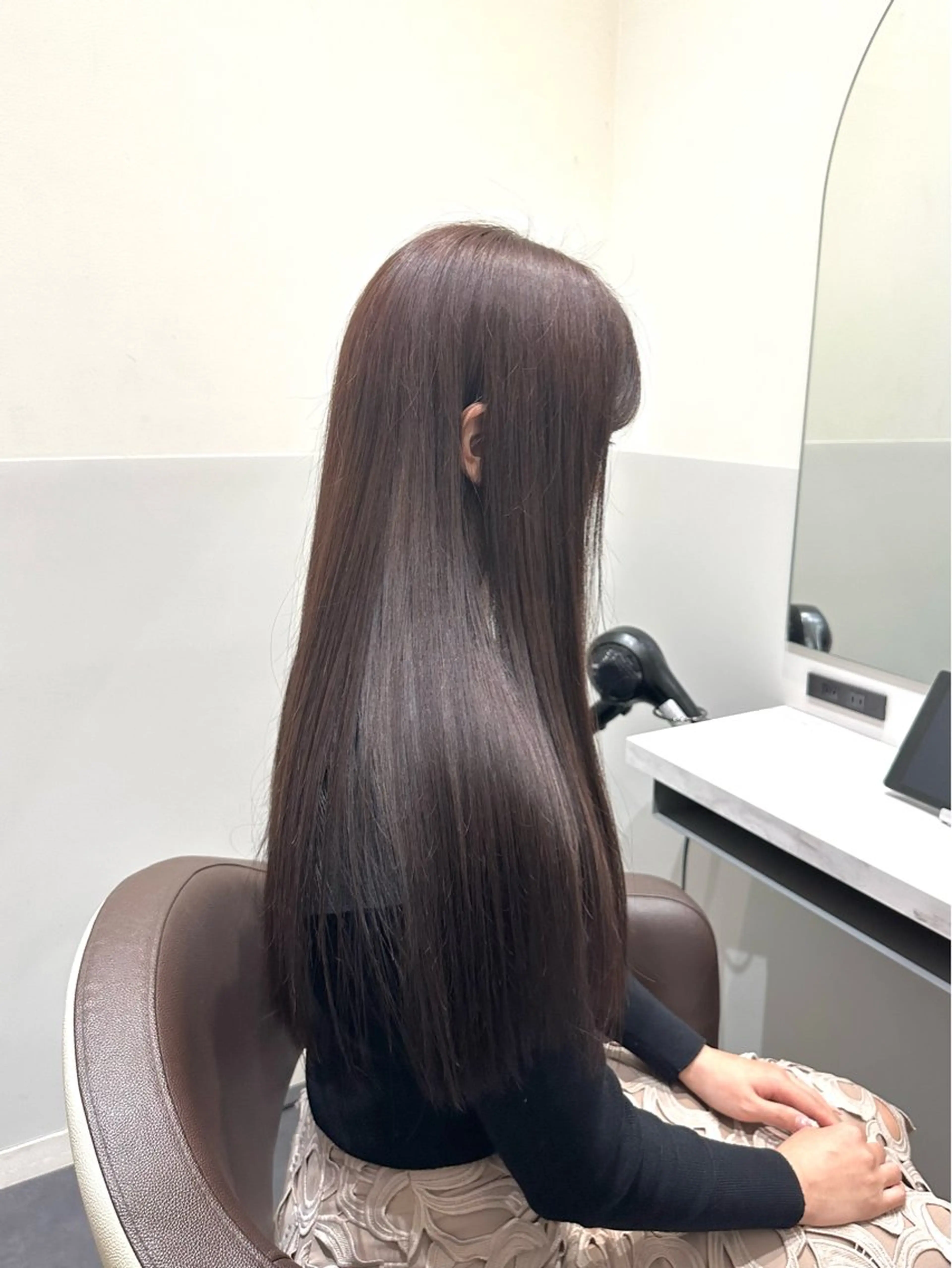 ロング カラー ベージュカラー ブリーチ ラベンダーカラー ラベンダーベージュ ブリーチなしカラー カット ヘアカラー トリートメント 矢野 晃平のヘアスタイル